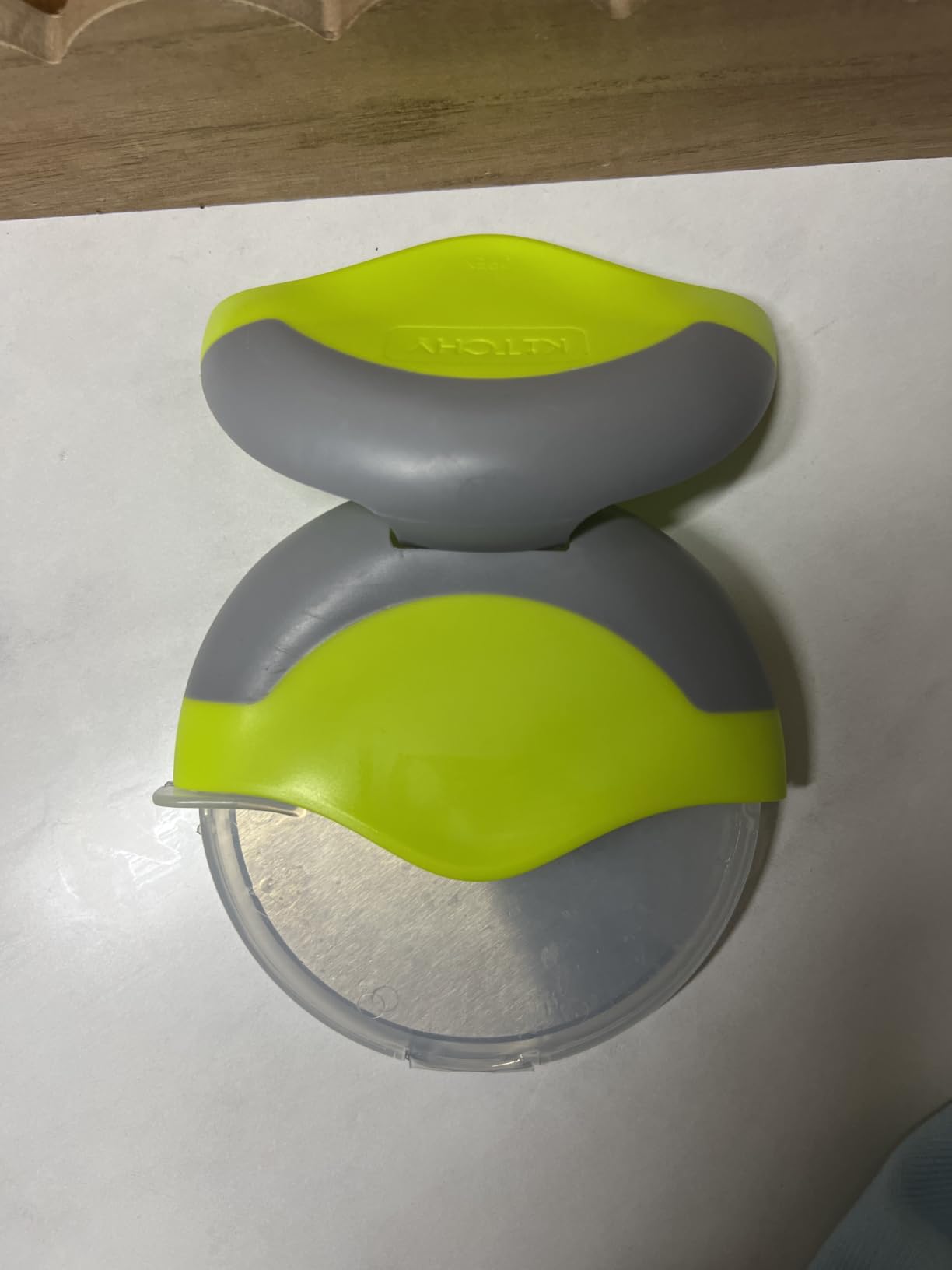 Kitchy Pizza Cutter Wheel, Heavy Duty Ergonomic Pizza Slicer with Easy Grip Non-Slip Handle and Blade Cover, Dishwasher Safe (Green) customer photo 1