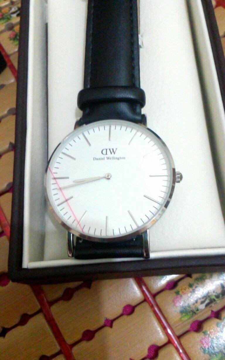 Daniel Wellington Classic Men's Watch - 36mm - 40mm Case, Japanese Quartz Movement, Leather Strap, Water Resistant, Analog Watch for Men - Sheffield customer photo 1