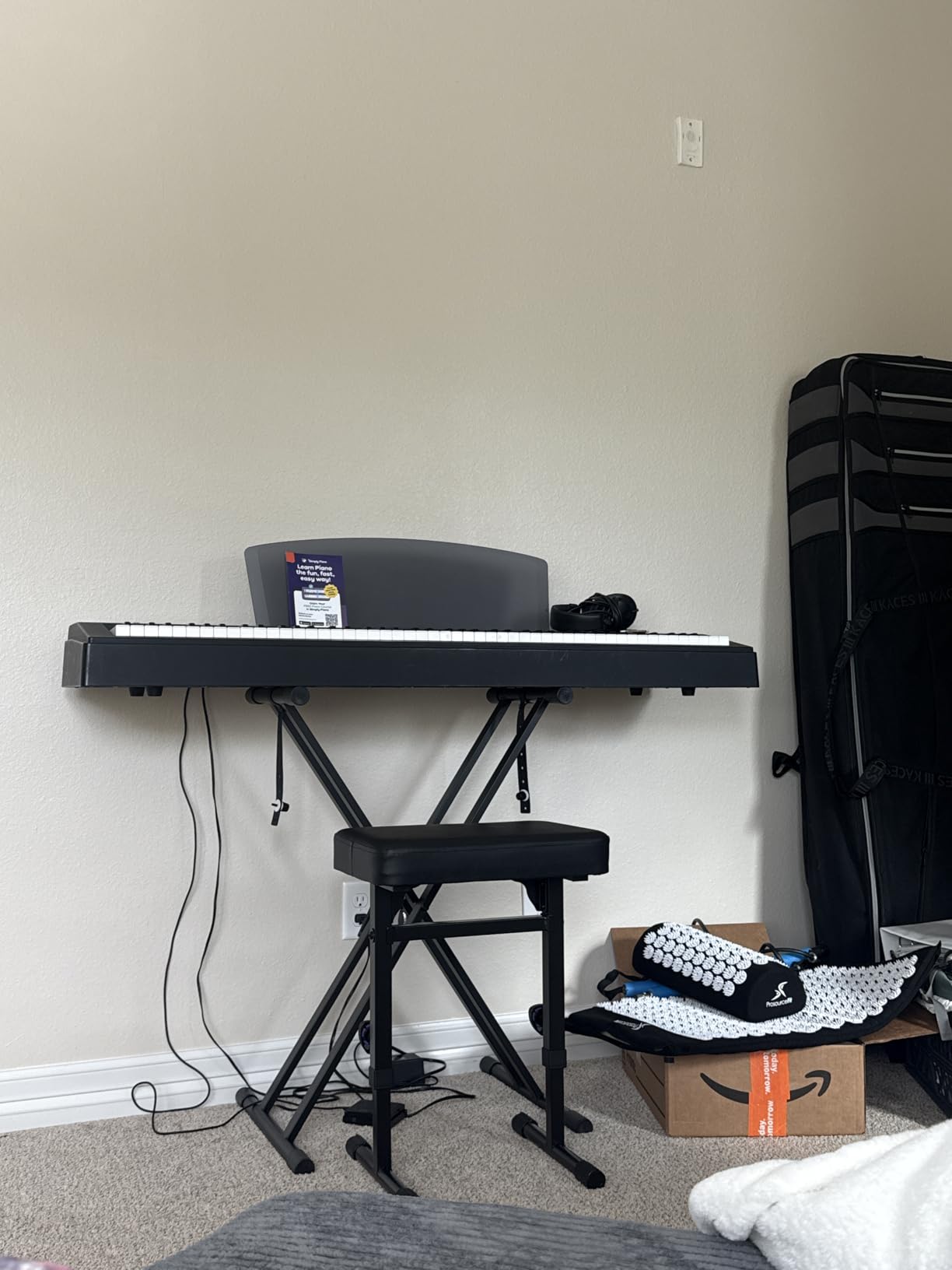 RockJam Xfinity Double X Keyboard Stand, Pre-Assembled & Adjustable | Pre-assembled double X keyboard stand with safety lock and straps for full size digital pianos, lessons and stage customer photo 2