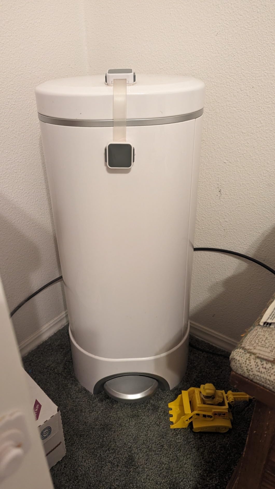 Munchkin STEP Diaper Pail Powered by Arm & Hammer, #1 in Odor Control, Award-Winning customer photo 2