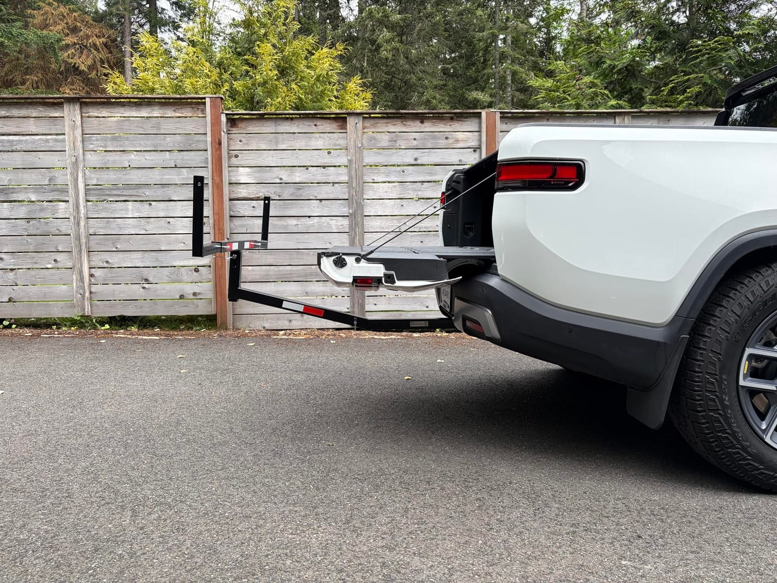 MaxxHaul 70231 Hitch Mount Pick Up Truck Bed Extender For Ladder, Rack, Canoe, Kayak, Long Pipes and Lumber, Black, 37 x 19 x 3 inches customer photo 2