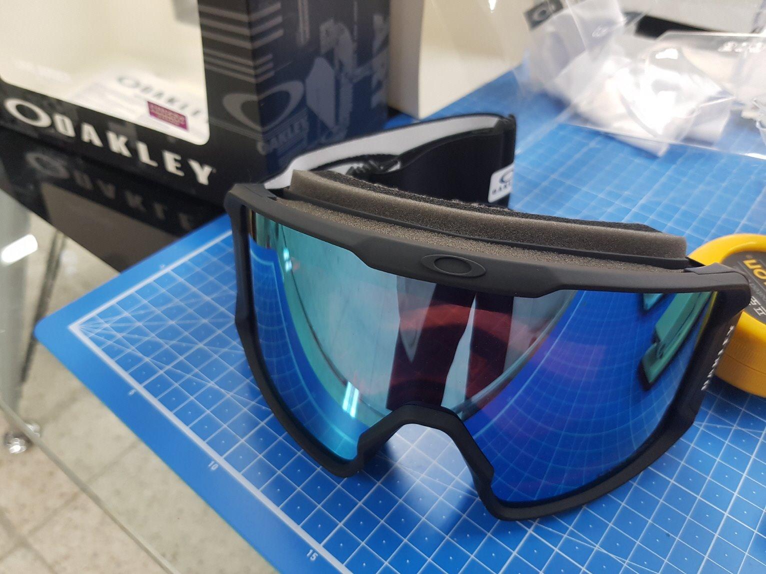 Oakley Line Miner XL Matte Black Prizm Sapphire Iridium, Large customer photo 1