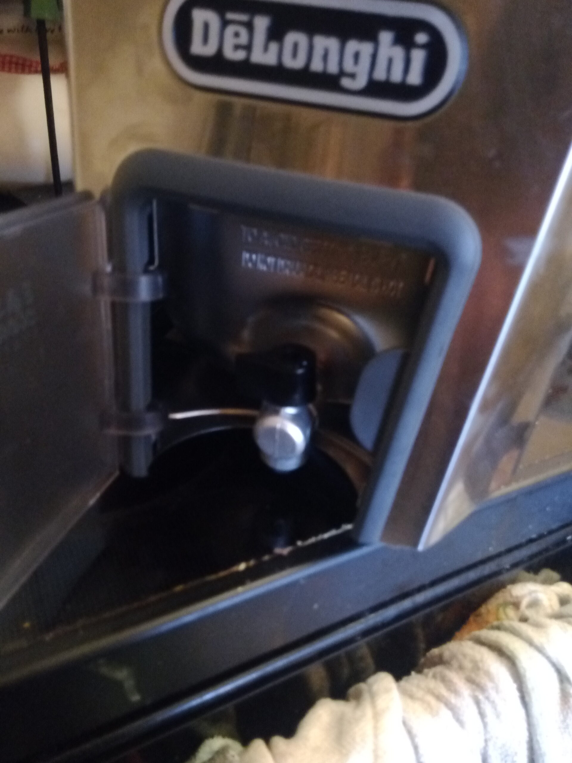 De'Longhi Livenza Deep Fryer with EasyClean System, Cool Zone, Adjustable Thermostat, Dishwasher-Safe Parts, Large Capacity, Easy Oil Draining, Stainless Steel customer photo 2