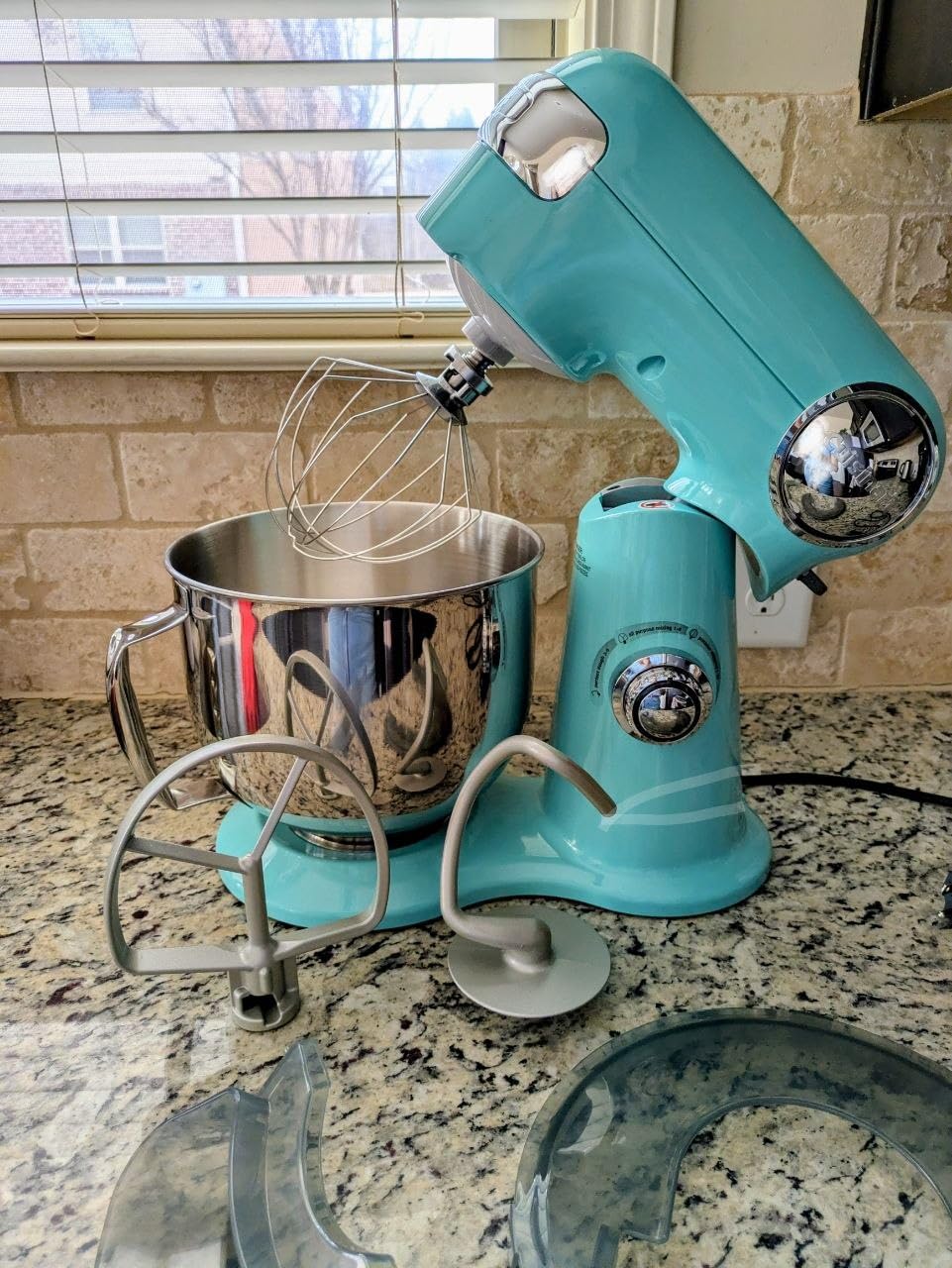 Cuisinart Stand Mixer, 12 Speeds, 5.5-Quart Mixing Bowl, Chef's Whisk, Flat Mixing Paddle, Dough Hook, and Splash Guard with Pour Spout, Silver Lining, SM-50BCNAS customer photo 2