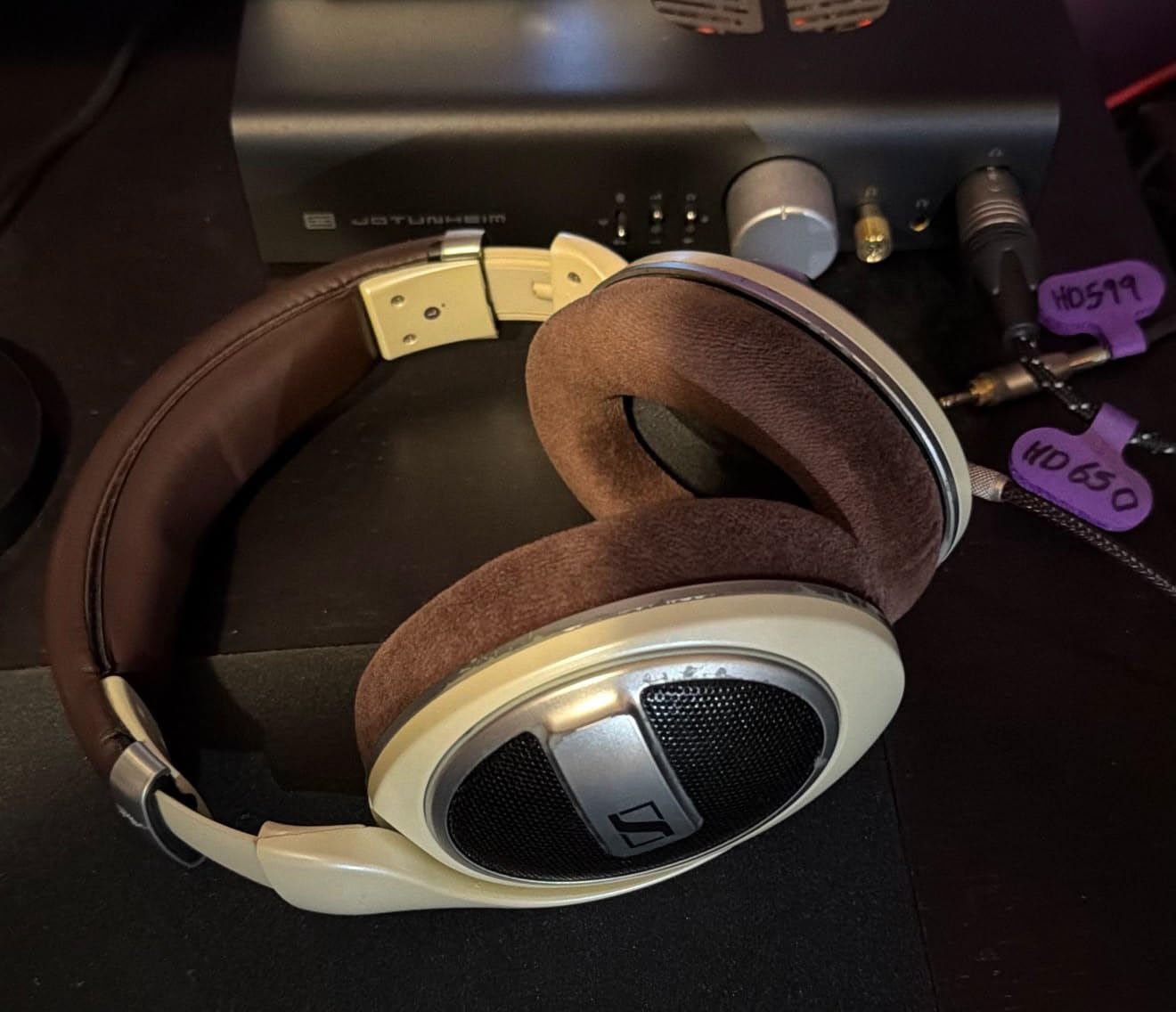 SENNHEISER HD 599 Open Back Headphone, Ivory customer photo 1