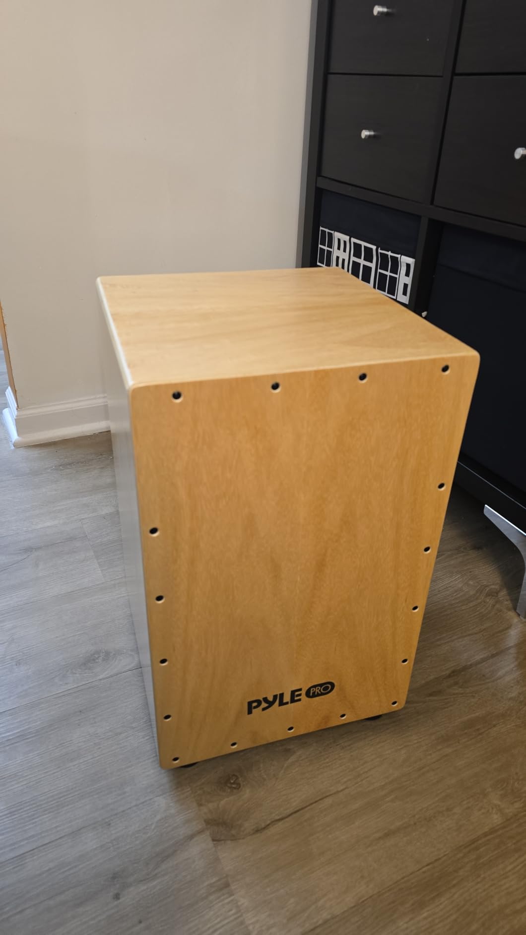 Pyle Jam - Wooden Cajon - Handcrafted Stringed Lightweight Percussion Box With Internal Guitar Strings, Rubber Capped Feet, Suitable For All Ages customer photo 2