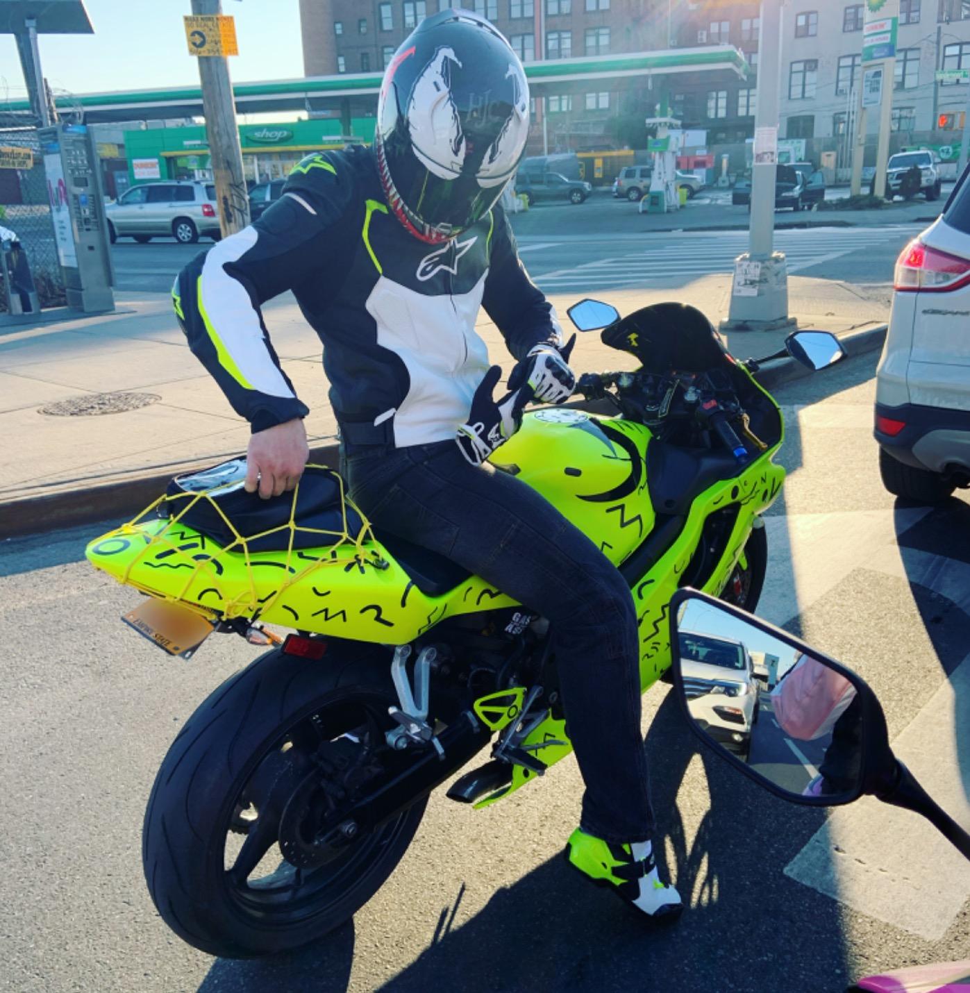 Alpinestars SMX-2 Air Carbon V2 Gloves - Black, Full-Grain Leather & 3D Mesh, Carbon Knuckle Protection, Touchscreen Compatible, Pre-Curved Design customer photo 2