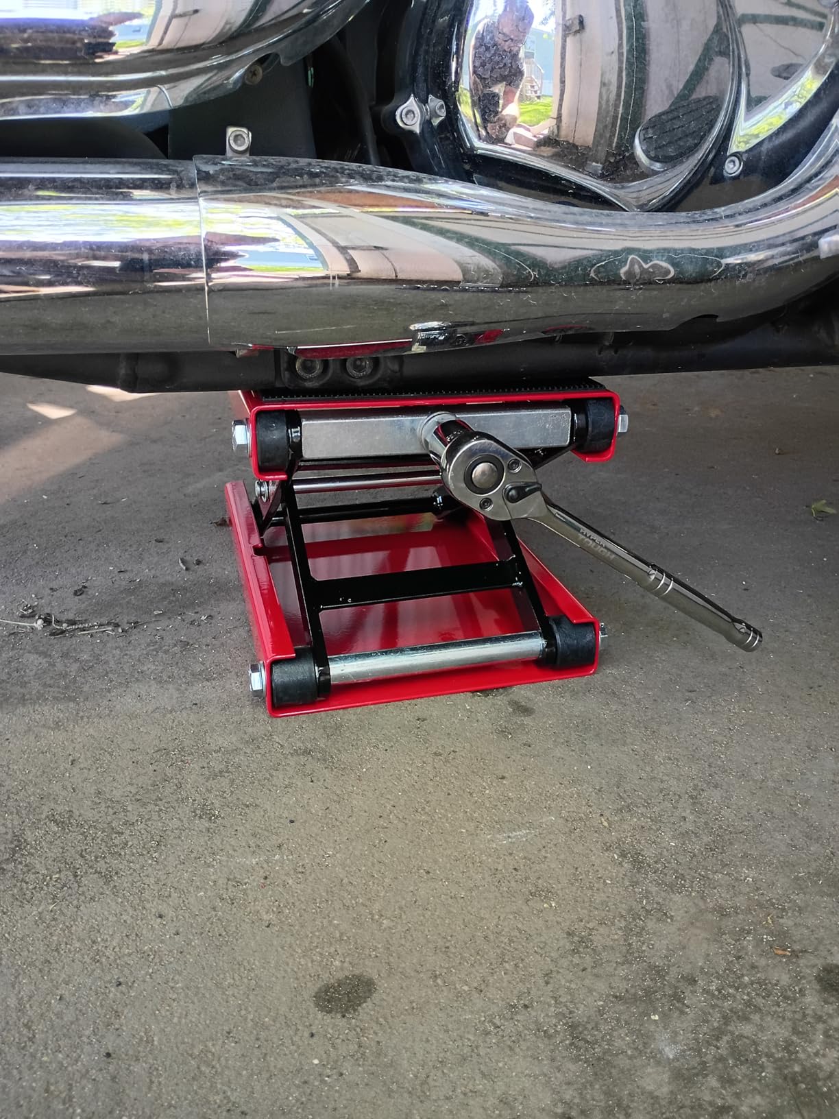VIVOHOME 1100 LBS Motorcycle Lift Scissor Jack, Wide Deck Hoist Stand, Red | Height Adjustable Center Stand with Crank, Steel Lift for Cruiser, Dirt Bike, ATV customer photo 2