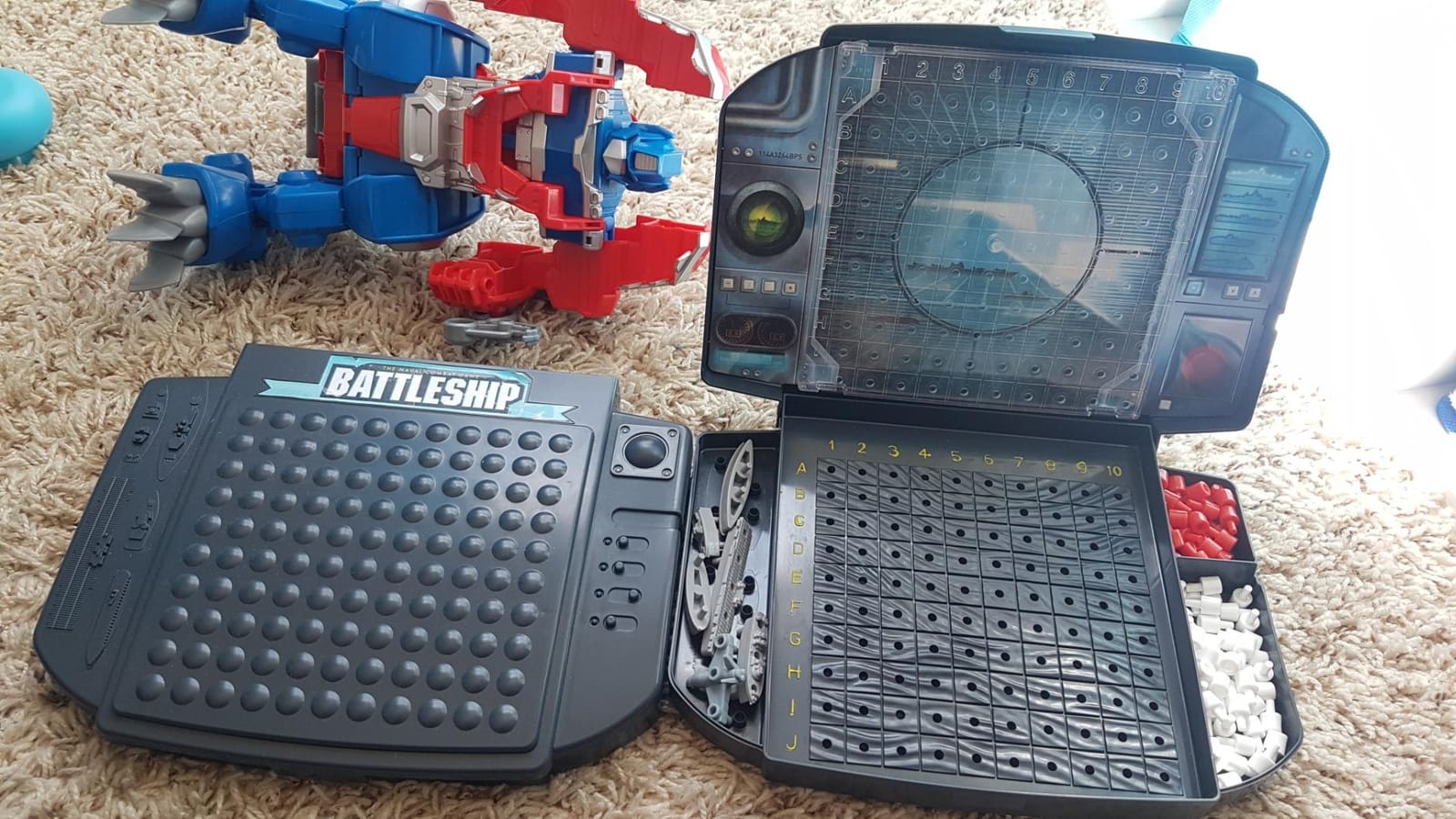 Hasbro Gaming Battleship with Planes Strategy Board Game for Ages 7 and Up (Amazon Exclusive) customer photo 2