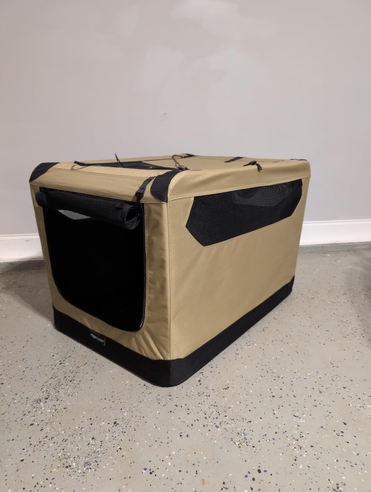 Amazon Basics Portable Folding Soft Dog Crate, Double Door, Collapsible Travel Kennel, Easy to Assemble, Medium, 29.92