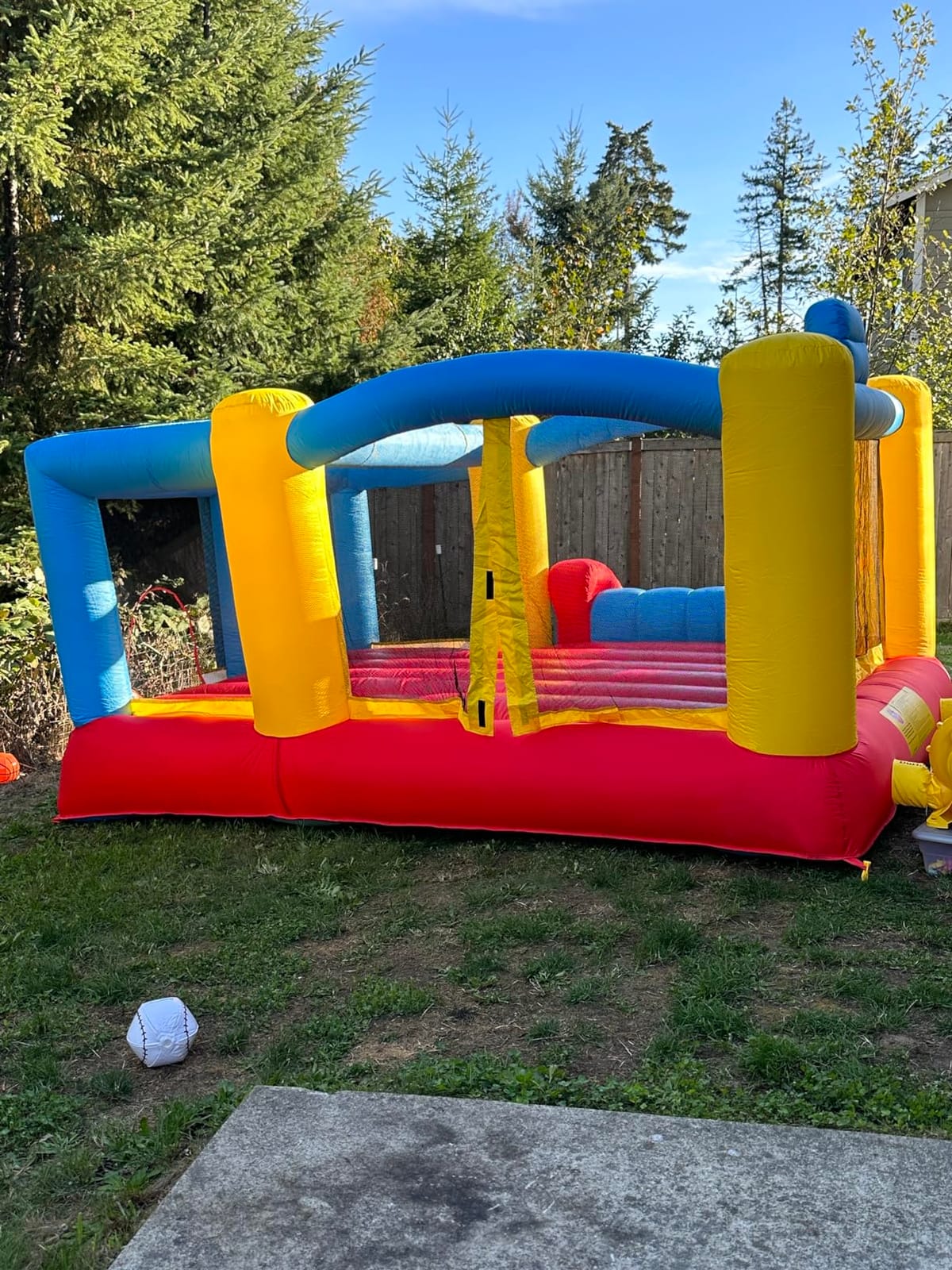 [Upgrade Version] PicassoTiles KC102 12x10 Foot Inflatable Bouncer Jumping Bouncing House, Jump Slide, Dunk Playhouse w/Basketball Rim, 4 Sports Balls, Full-Size Entry, 580W ETL Certified Blower customer photo 2