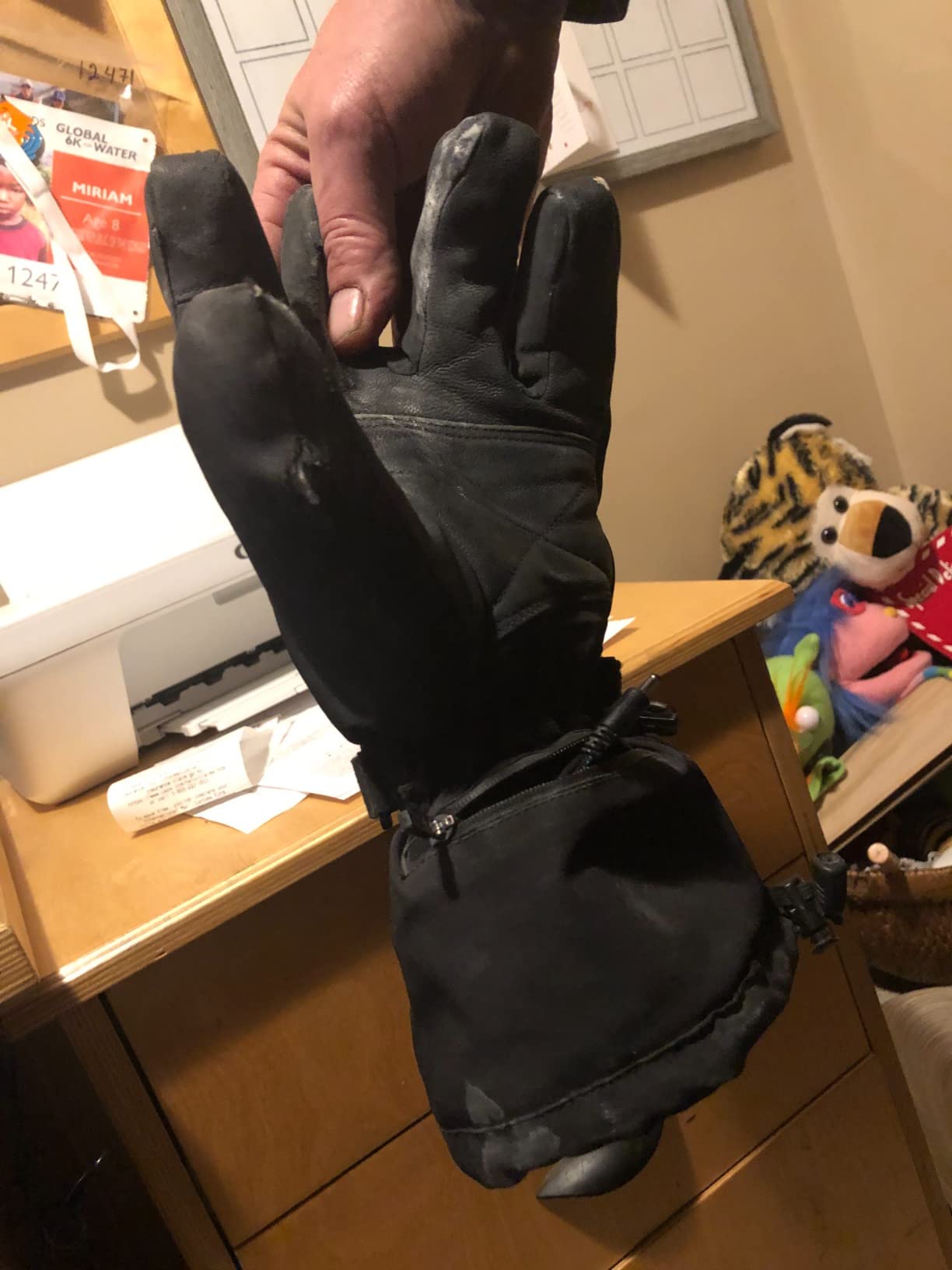 SAVIOR HEAT Heated Gloves for Men Women, Rechargeable Electric Heated Leather Skiing and Snowboarding Gloves customer photo 1