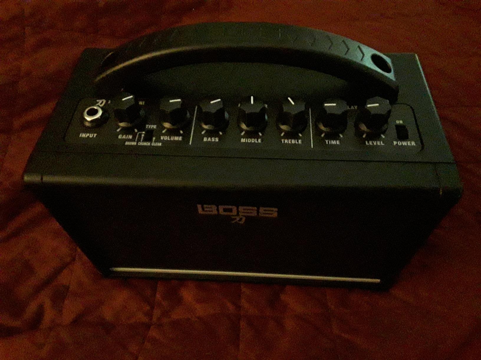 Boss Katana Mini - 7-Watt Combo Amp Ultra-Compact and Travel-Ready customer photo 1