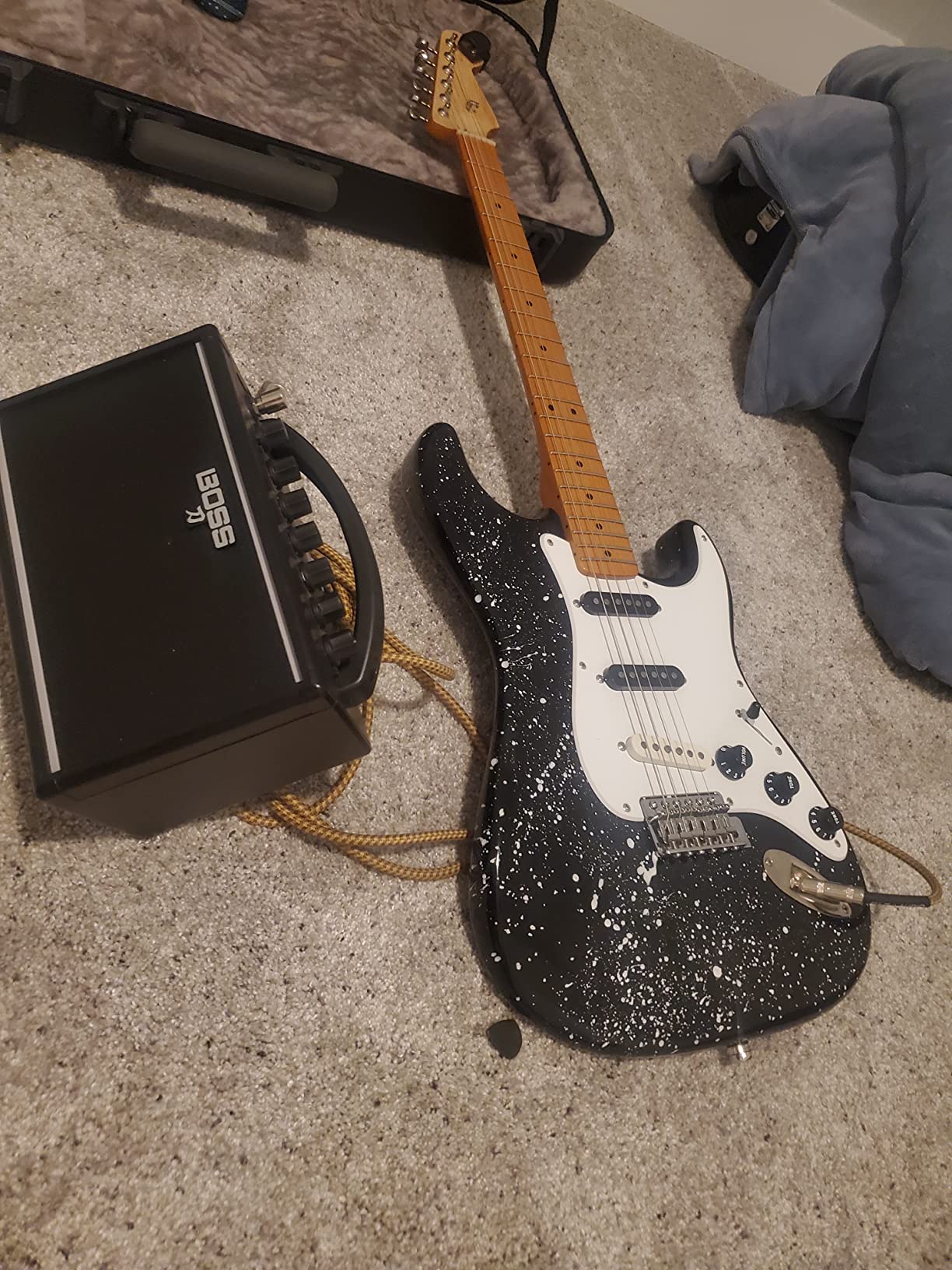 Boss Katana Mini - 7-Watt Combo Amp Ultra-Compact and Travel-Ready customer photo 2