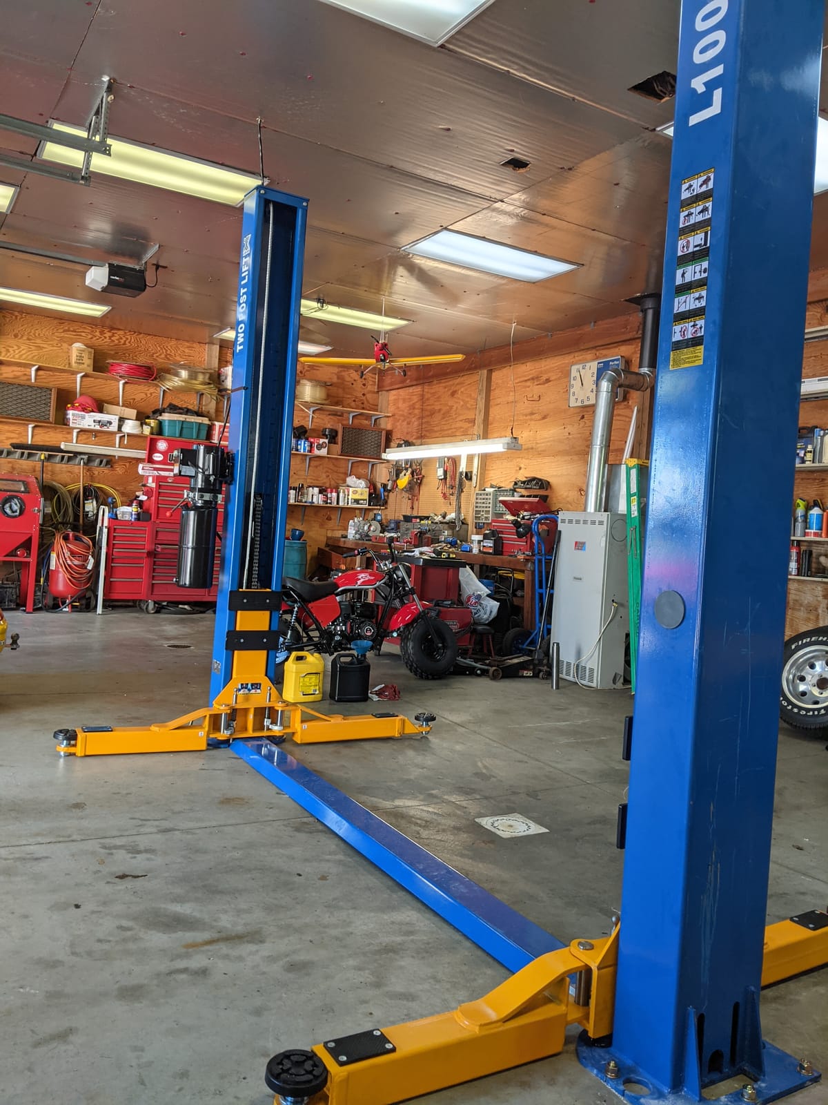 XK 2 Post Auto Car Lift 10000 lb Capacity Truck Clear Floor 220V, L1000 customer photo 1