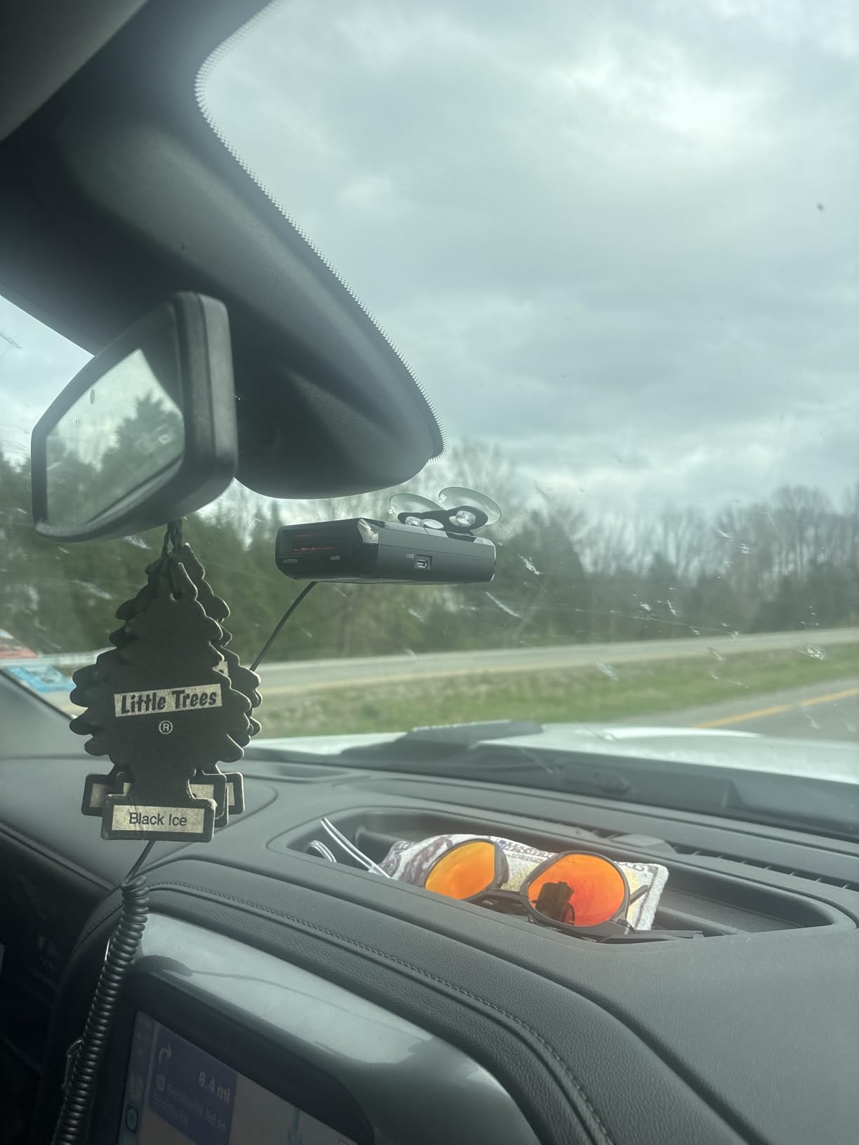 Uniden R3 EXTREME LONG RANGE Laser/Radar Detector, Record Shattering Performance, Built-in GPS w/ Mute Memory, Voice Alerts, Red Light & Speed Camera Alerts, Multi-Color OLED Display, Black customer photo 1