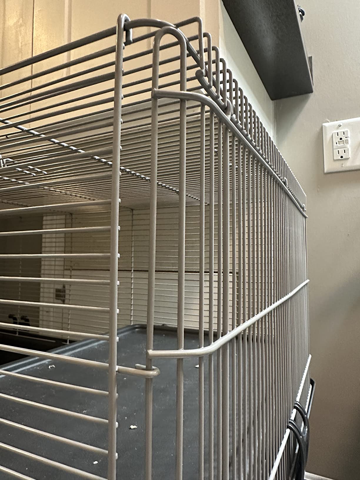 Prevue Pet Products Universal Small Animal Home - Small Animal Cage for Hamsters, Guinea Pigs, Ferrets, Dwarf Rabbits, Rats, Chinchillas, Hedgehogs, Indoor Use, Tight Wire Spacing - Gray customer photo 1