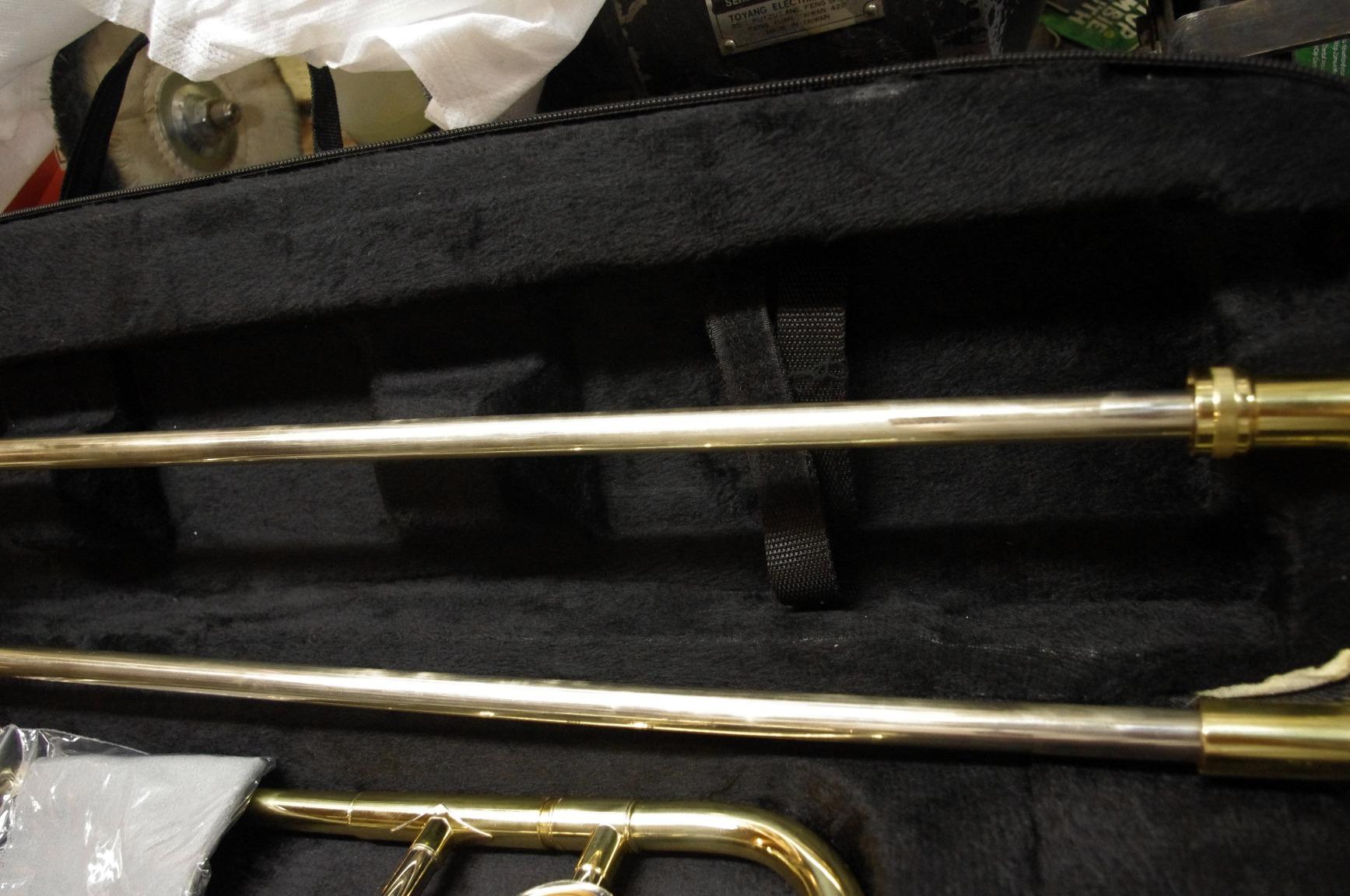 Costzon B Flat Tenor Slide Trombone Brass, Ideal for Standard Student Beginner Trombone w/Case, Gloves, Mouthpiece, Portable customer photo 2