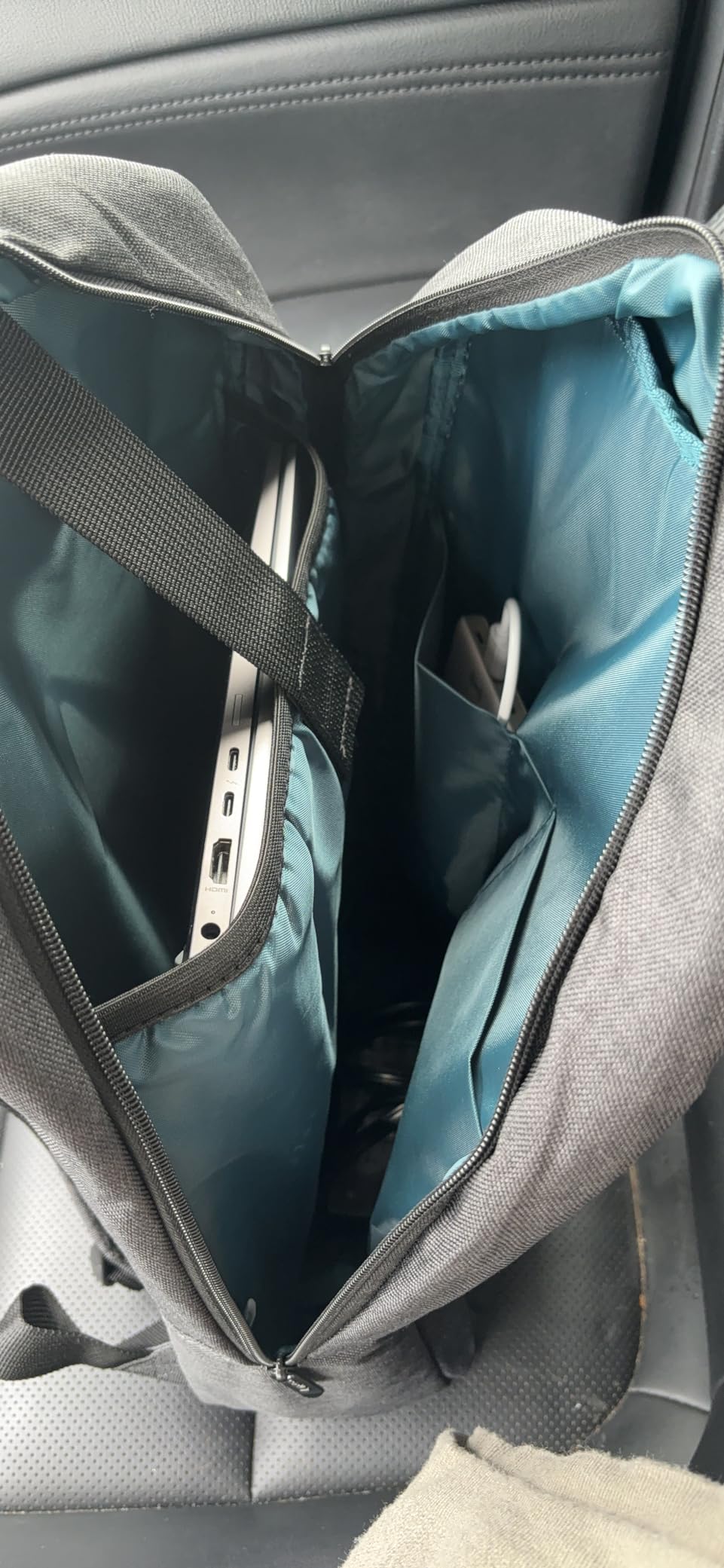 Lenovo Laptop Backpack B210, 15.6-Inch Laptop/Tablet, Durable, Water-Repellent, Lightweight, Clean Design, Sleek for Travel, Business Casual or College, GX40Q17225, Black customer photo 1