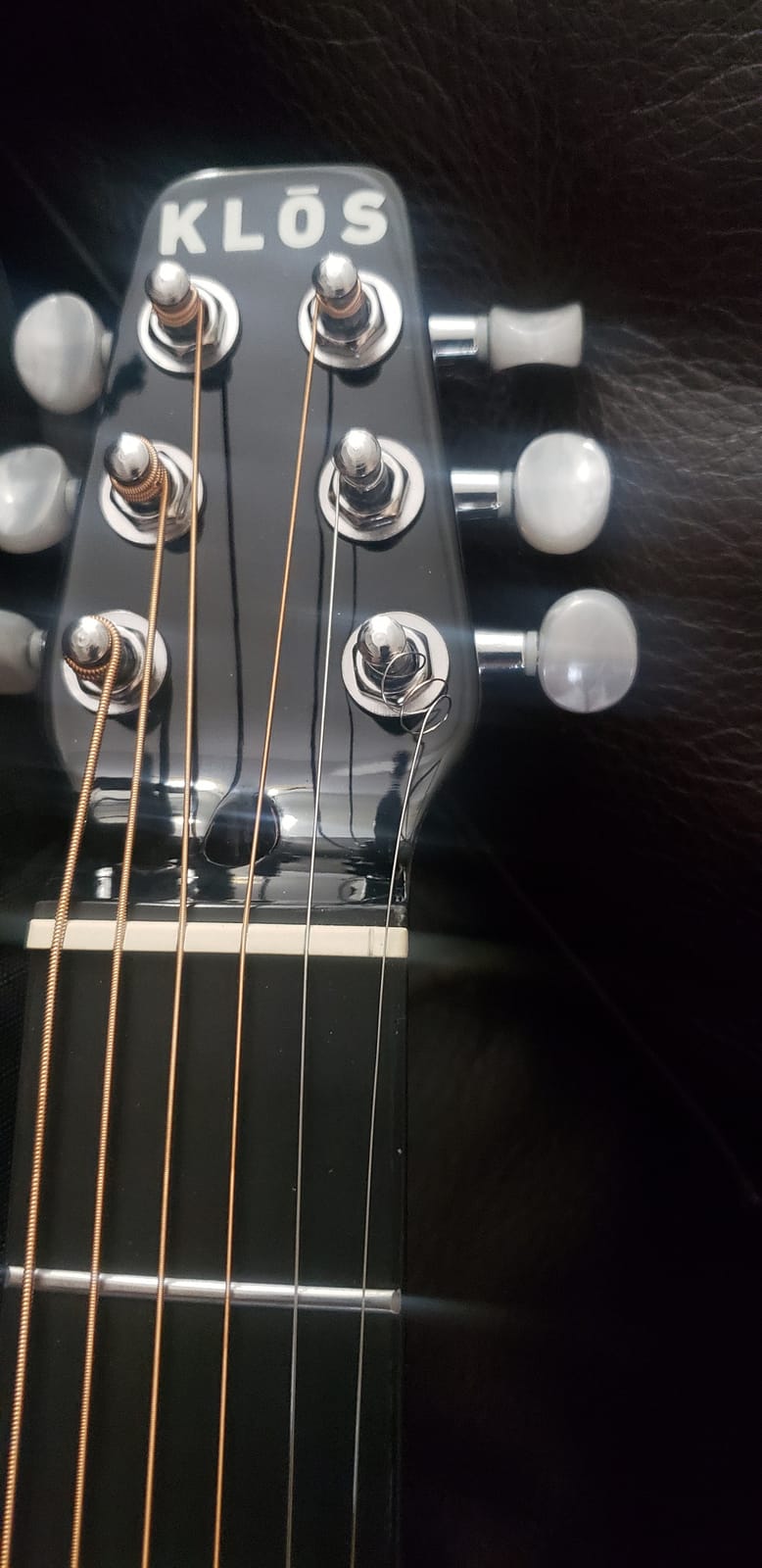 KLOS Travel Guitar, Durable Carbon Fiber Acoustic Guitar - Black with Gig Bag, Strap, Capo and more customer photo 1