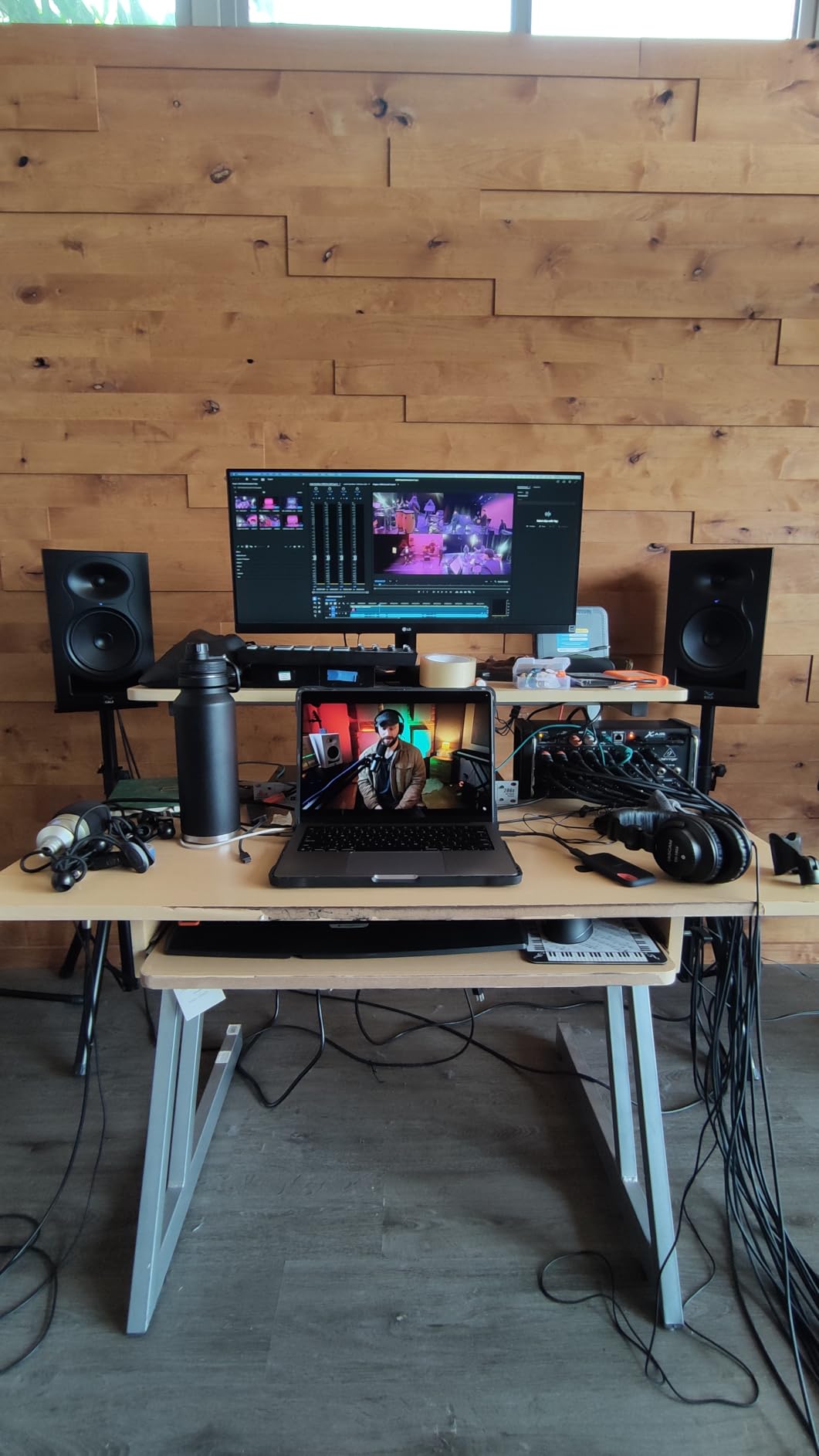 Pyle Adjustable Speaker Stand Pair - Dual Studio Monitor Tripod with Metal Base, Anti-Slip Speaker Pads, Height Adjustment from 34
