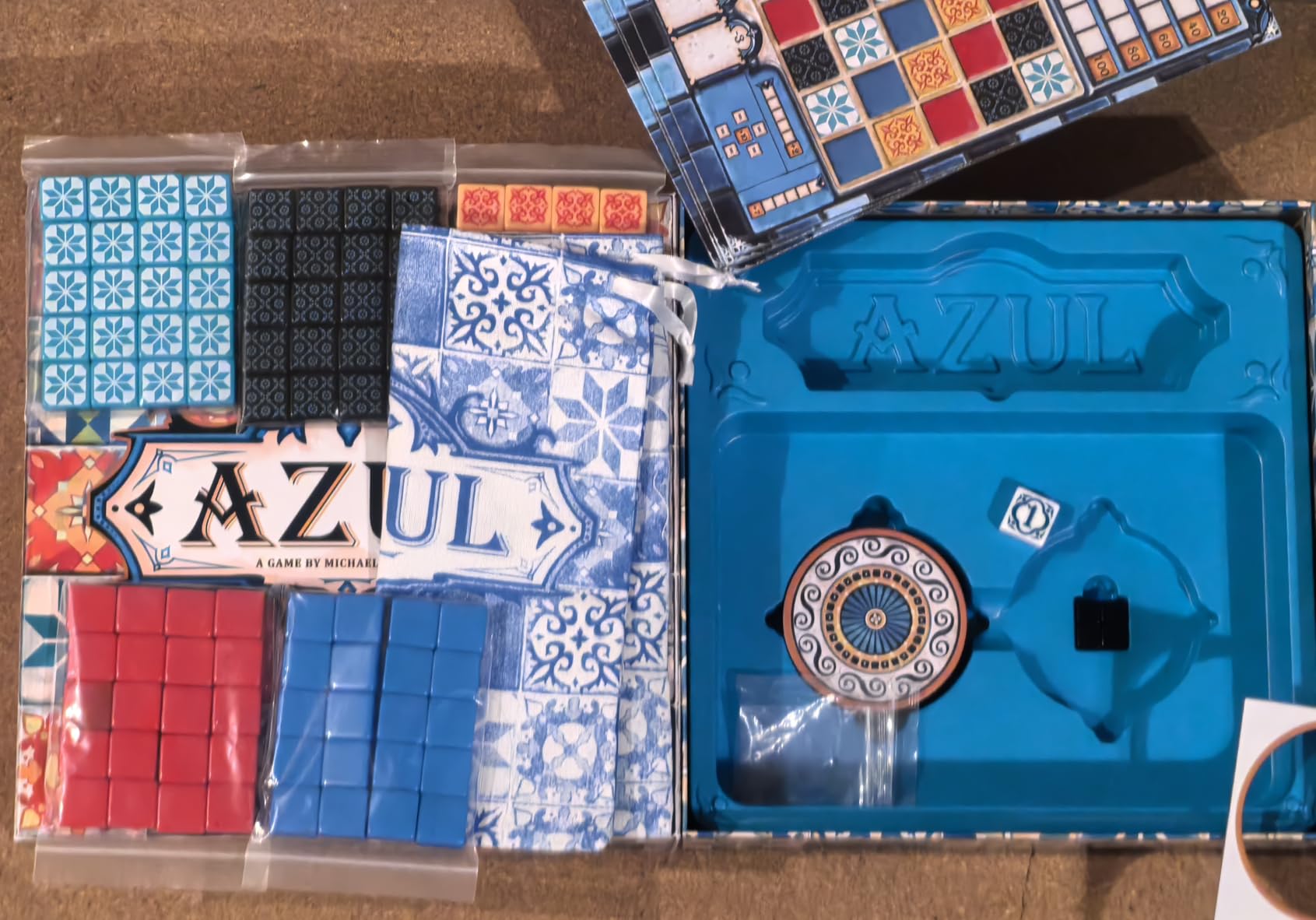 Asmodee Azul Board Game - Mosaic Pattern Placement & Beautiful Art Adult Board Games, Award-Winning Strategy for Adults & Families, Family Fun for Adults, 2-4 Players Ages 8+, 30-45 Minute Playtime customer photo 1