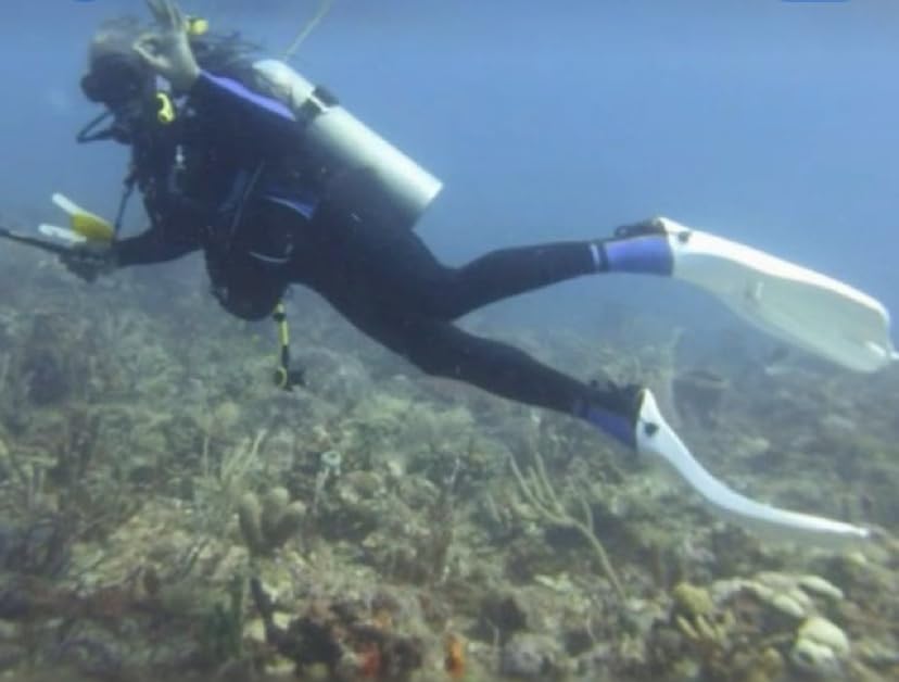 SCUBAPRO GO Travel Scuba Diving Fin for Snorkeling and Swimming, Open Heel Strap customer photo 2
