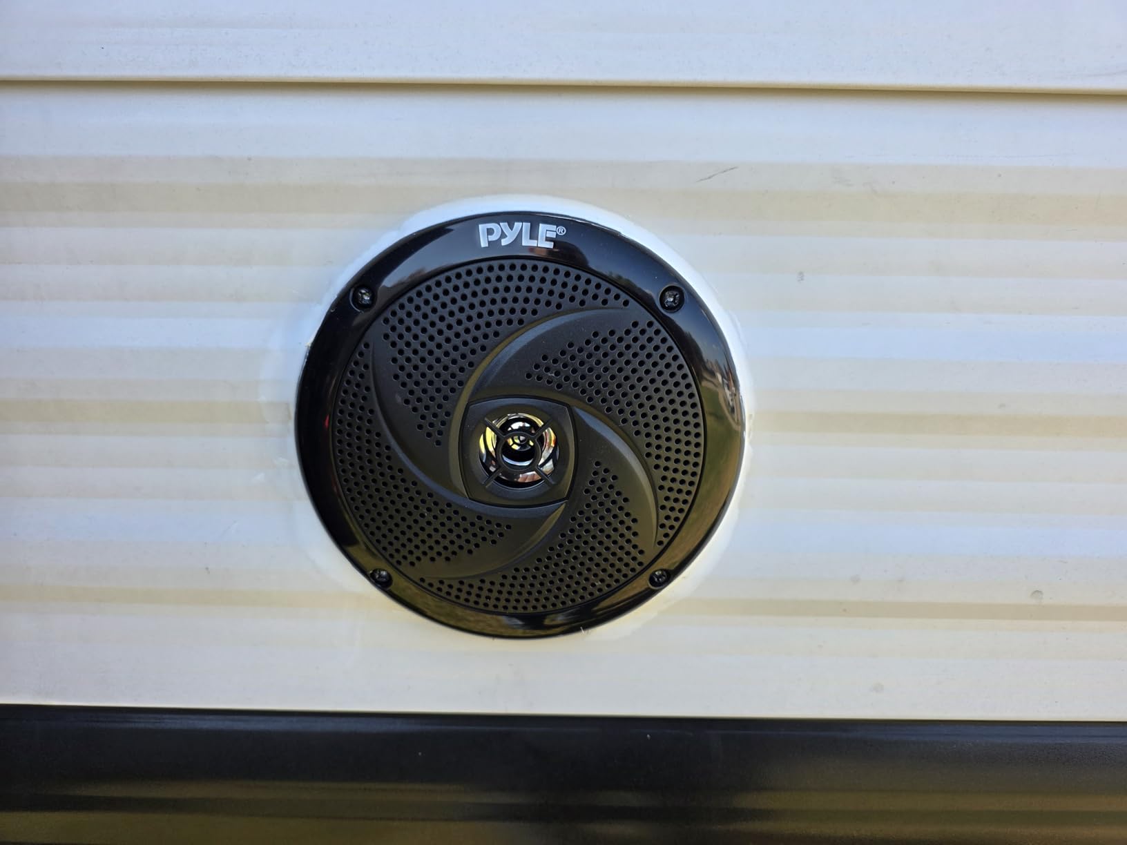 Pyle Marine Speakers - 5.25 Inch 2 Way Waterproof and Weather Resistant Outdoor Audio Stereo Sound System with LED Lights, 180 Watt Power and Low Profile Slim Style - 1 Pair - PLMRS53BL (Black) customer photo 1