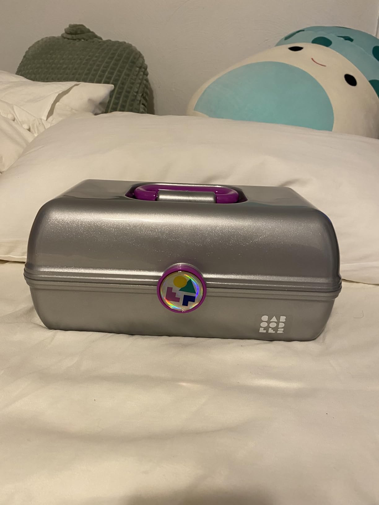 Caboodles On-The-Go Girl Makeup Box, Seafoam on Lavender, Hard Plastic Makeup Organizer Box, Built-In Mirror, Secure Latch for Safe Travel, Spacious Storage for Large Items customer photo 1