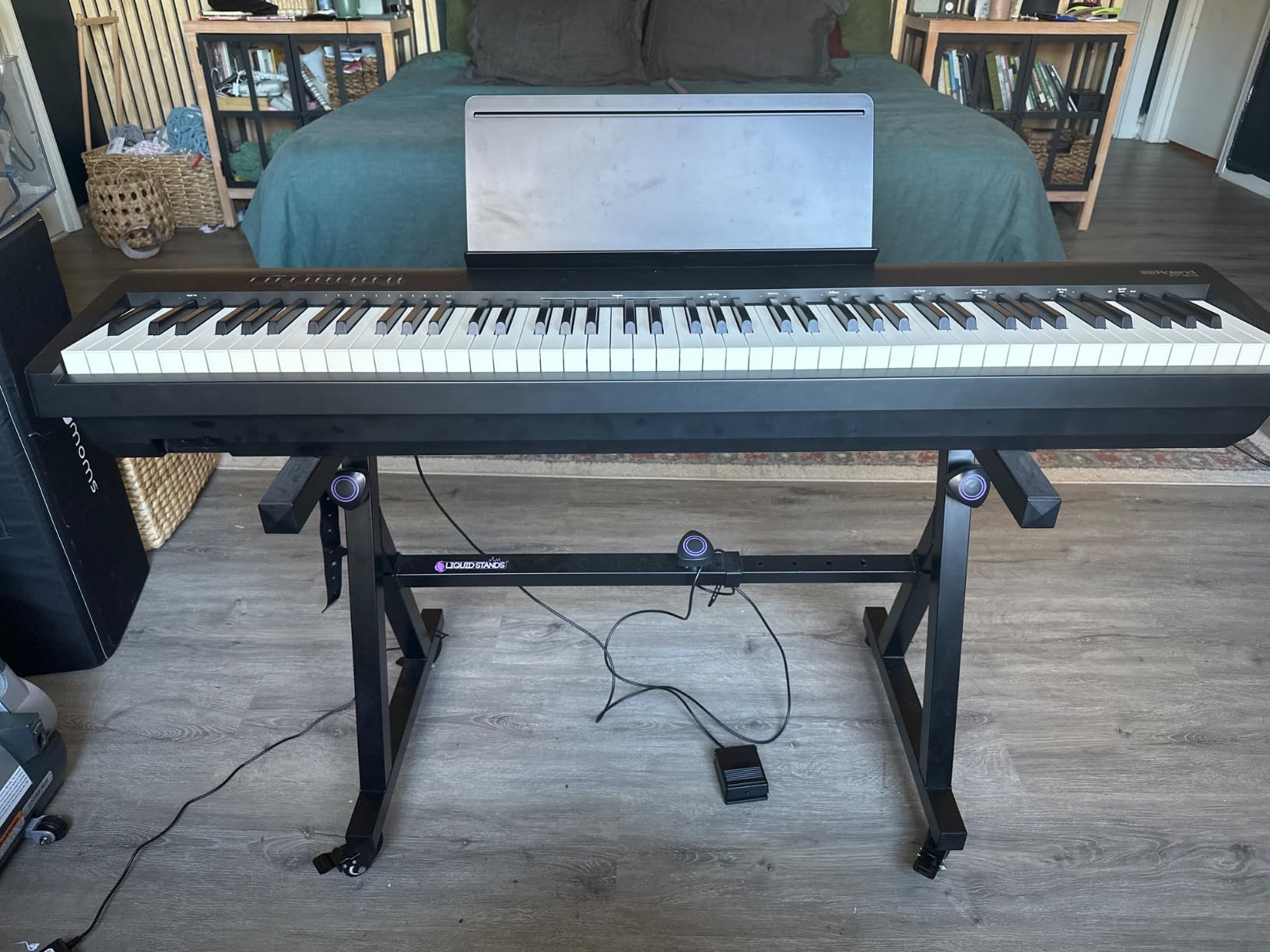Liquid Stands Keyboard Stand w/ Wheels - Black Z Style Adjustable & Portable Professional Heavy Duty Digital Piano Stand - Fits 54-88 Key Electric Pianos - Sturdy Rolling Musical Keyboard Stand customer photo 1