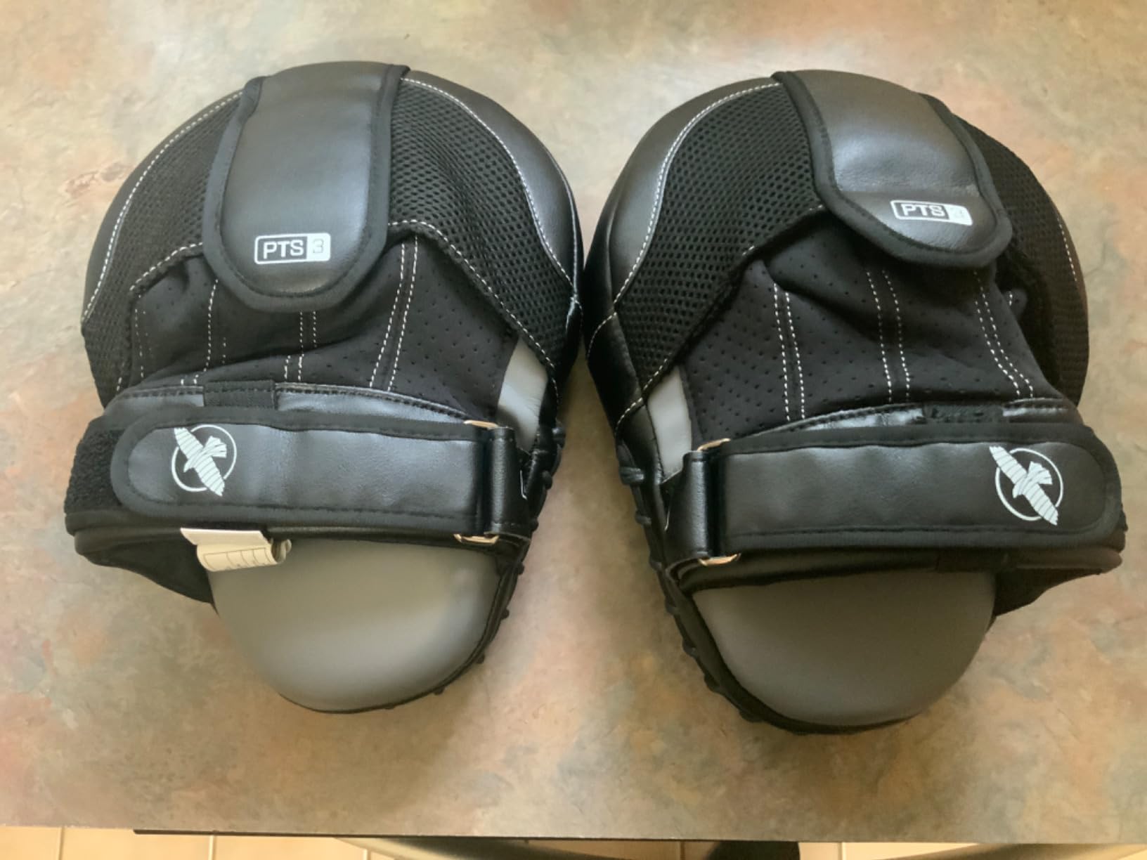 Hayabusa PTS 3 Focus Mitts Pair - Black, Standard customer photo 2