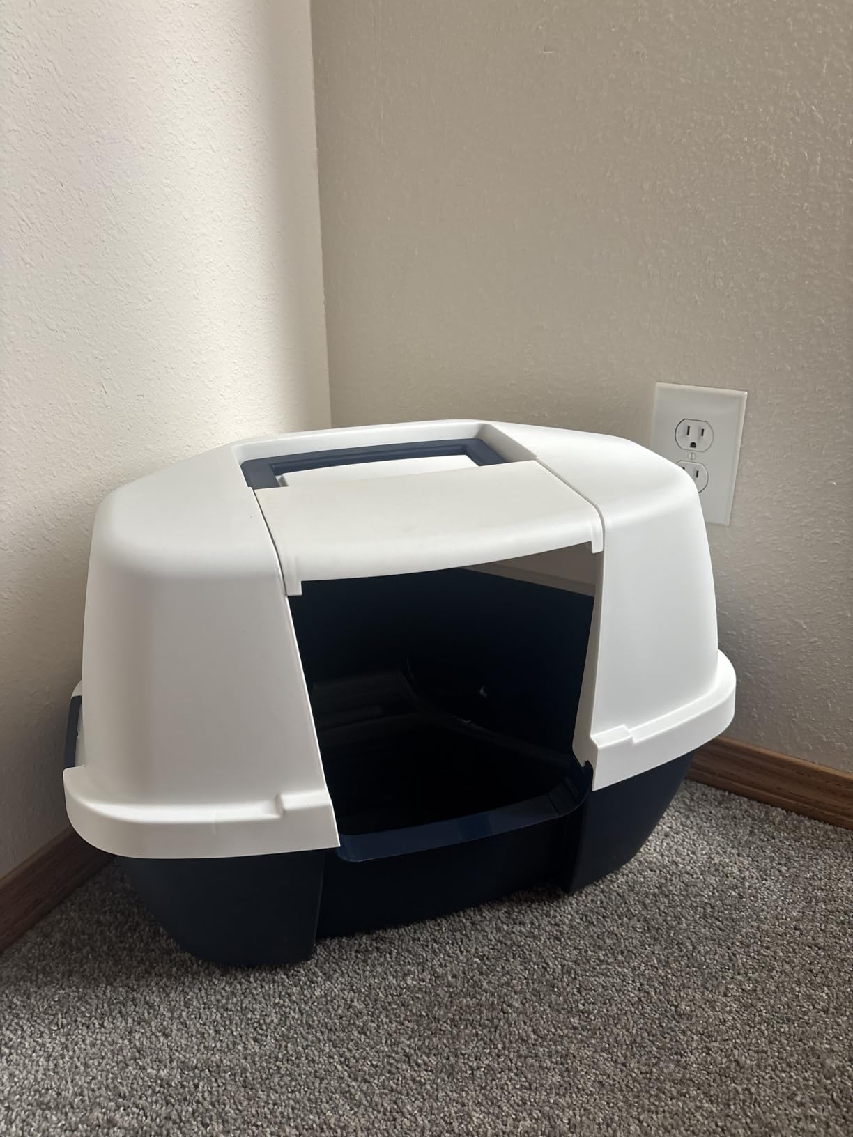 IRIS USA Large Front Door Cat Litter Box, Walk-in Entry, Navy customer photo 2