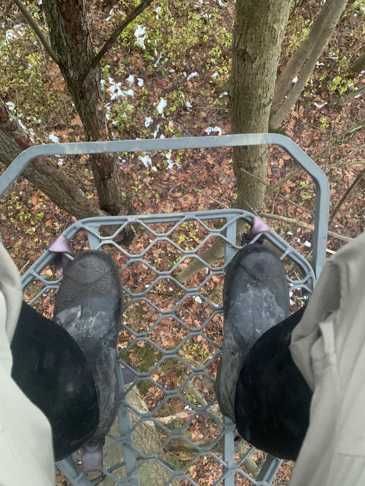 Hawk Kickback LVL Hang-On Deer Hunting Tree Stand, Deer Stand | Kick Back Footrest, XL Comfort Seat, Oversized Platform, Hawk Kickback LVL Hang-On Stand in Black, Hooks, Washers, Mesh Seat customer photo 1