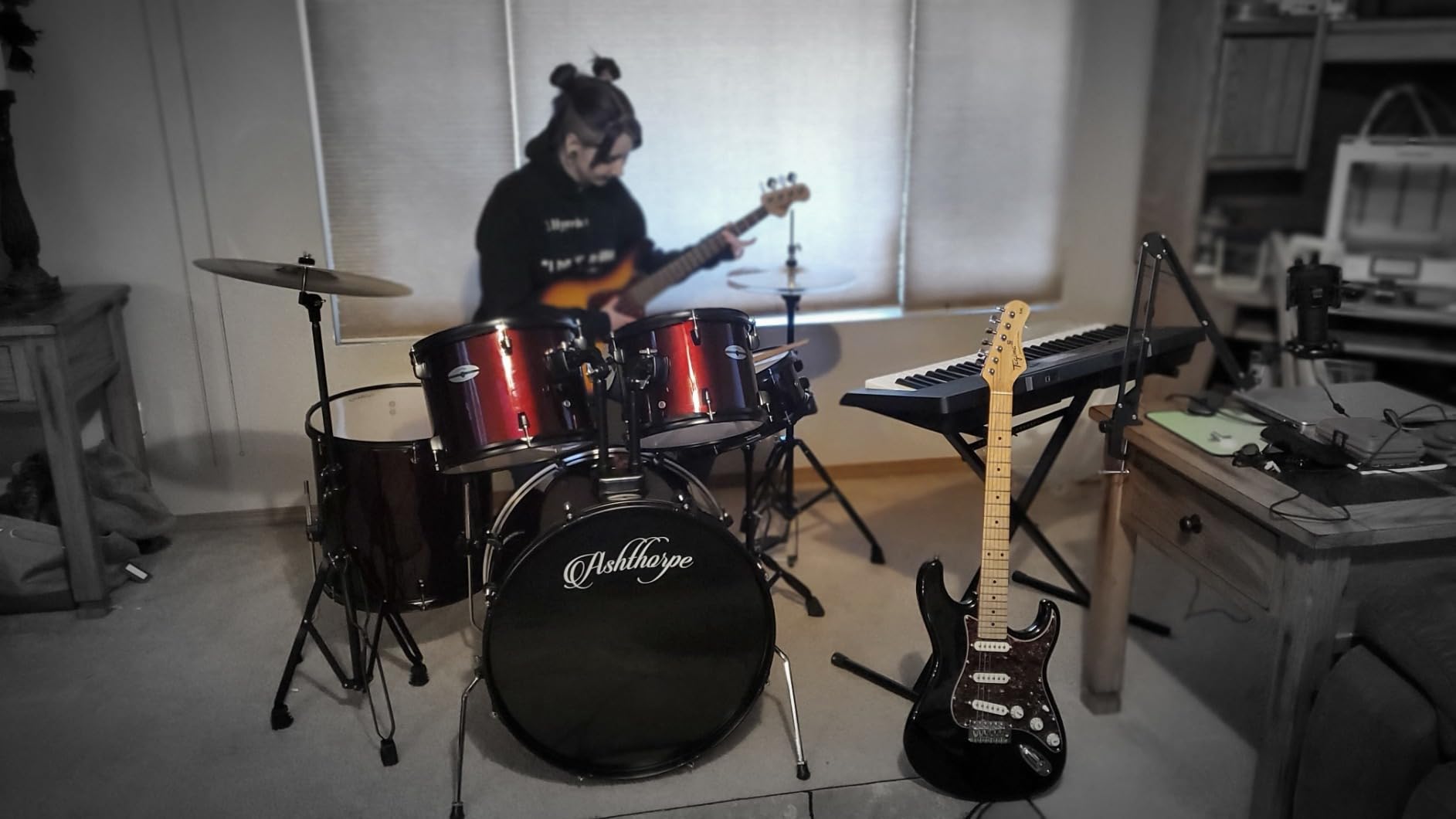 Ashthorpe 5-Piece Complete Full Size Adult Drum Set with Remo Batter Heads - Black customer photo 2