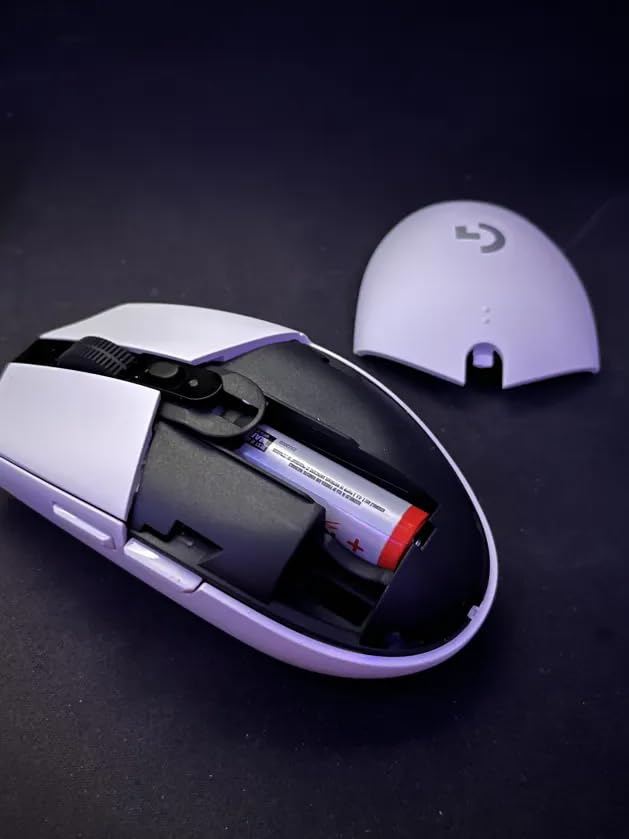 Logitech G305 Lightspeed Wireless Gaming Mouse customer photo 1