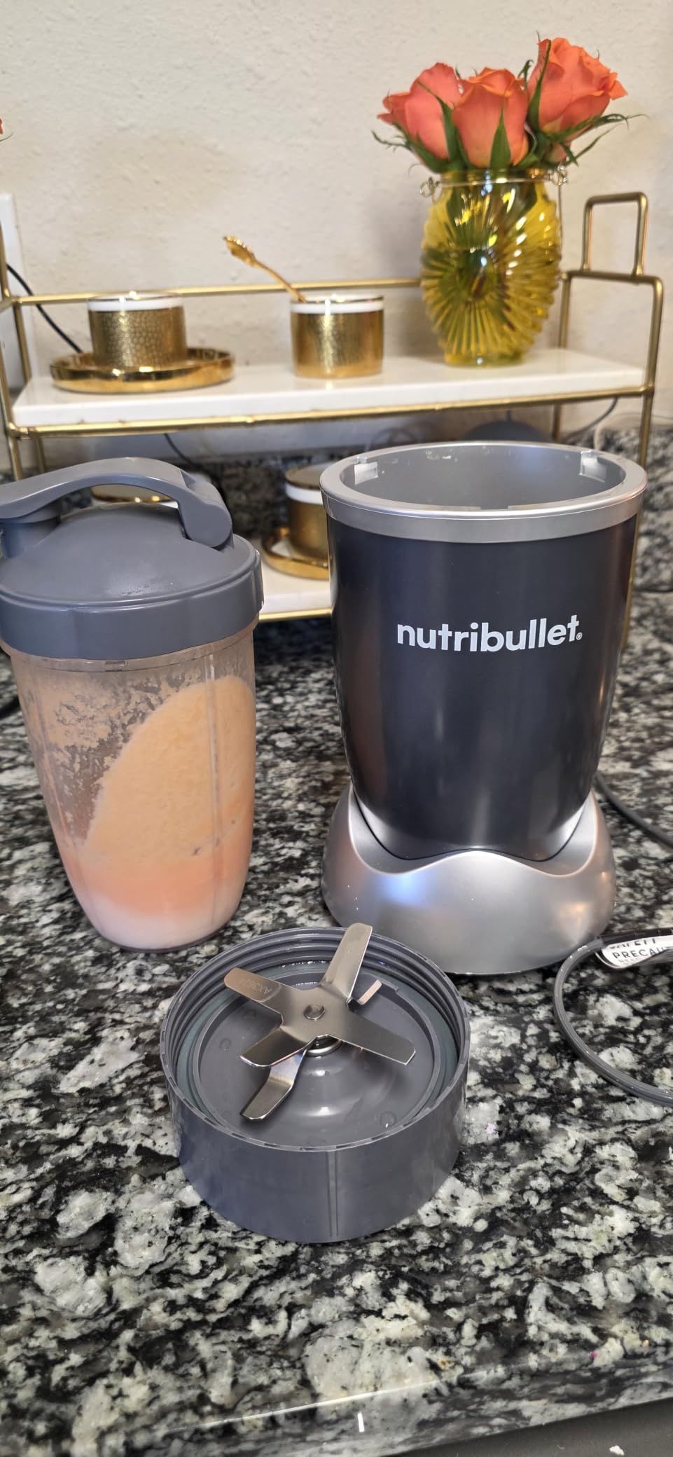 Nutribullet Personal Blender, Shakes, Smoothies, Food Prep, and Frozen Blending, 24 Ounces, 600 Watt, Dark Gray, NBR-0601WM customer photo 1