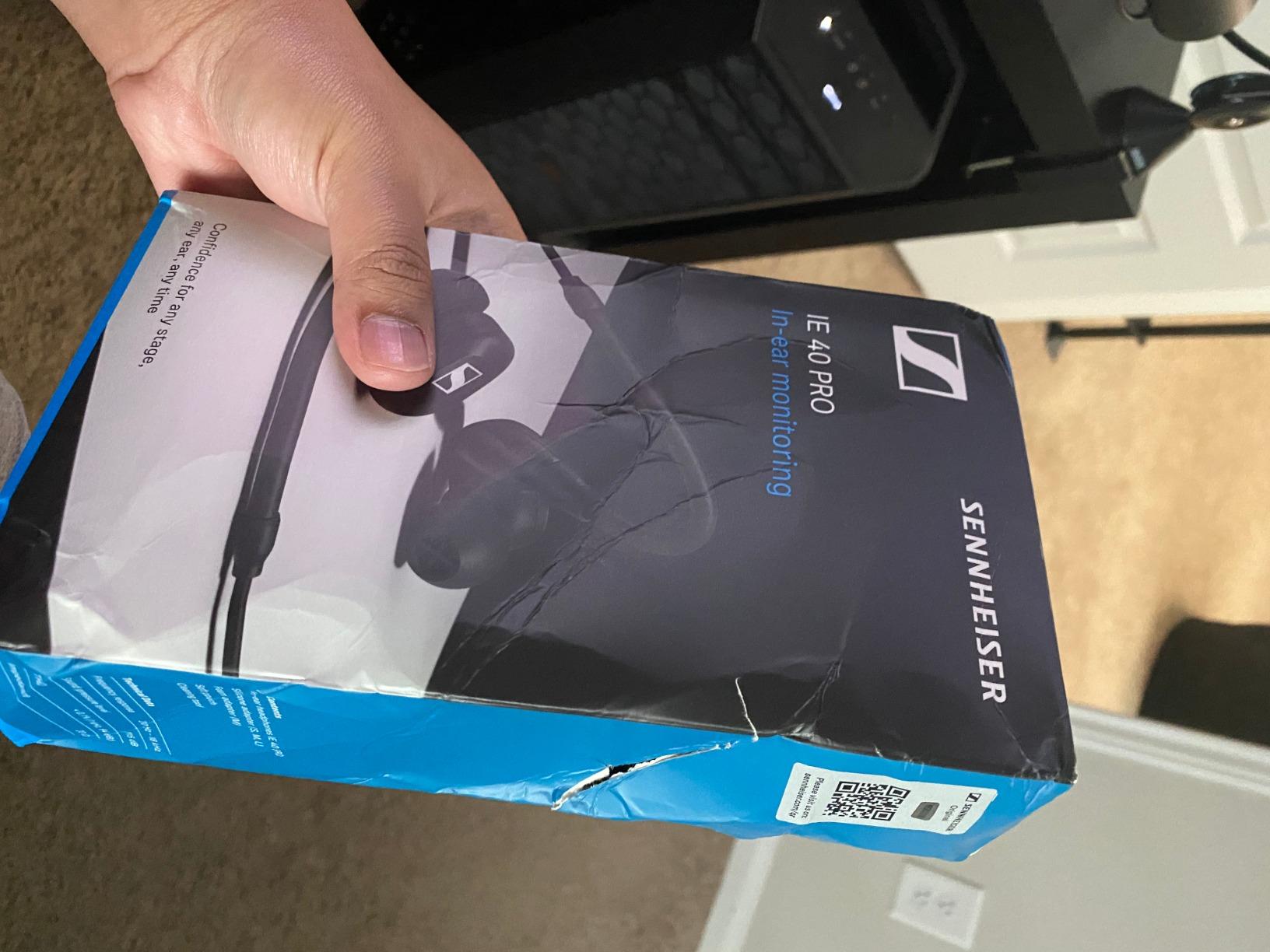 SENNHEISER IE 40 PRO, molded in ear dynamic monitors (Black) customer photo 1