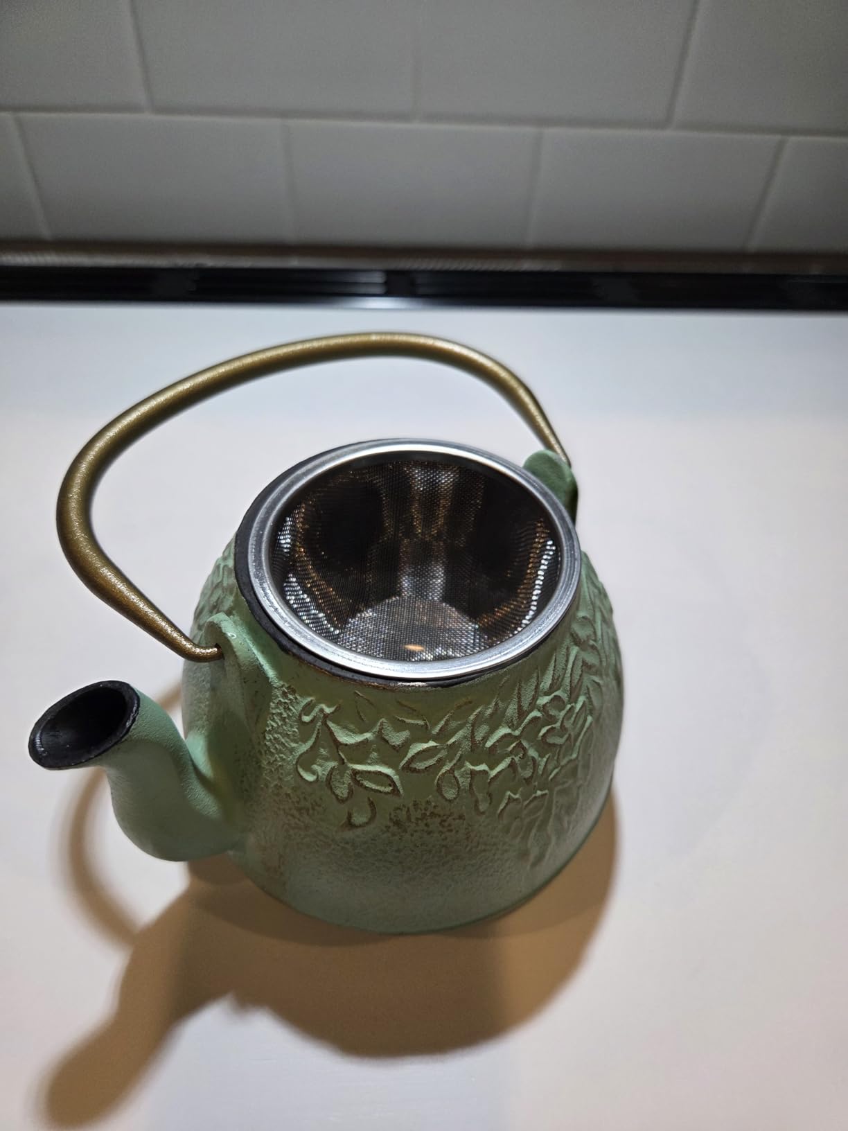 TOPTIER Japanese Teapot with Stainless Steel Infuser, Cast Iron Tea Kettle Stovetop Safe, Leaf Design Coated with Enameled Interior for 32 Ounce (950 ml), Light Green customer photo 1