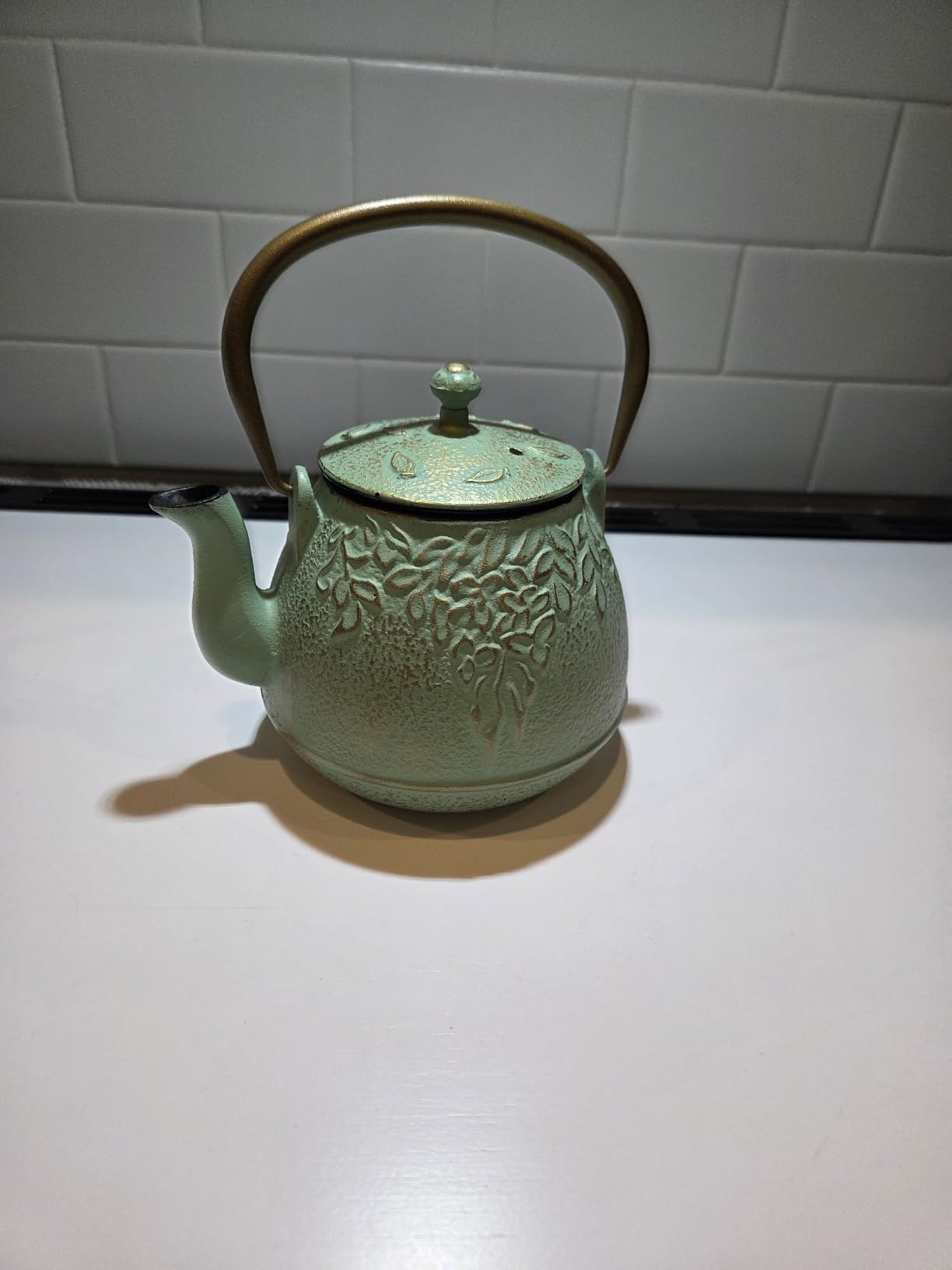 TOPTIER Japanese Teapot with Stainless Steel Infuser, Cast Iron Tea Kettle Stovetop Safe, Leaf Design Coated with Enameled Interior for 32 Ounce (950 ml), Light Green customer photo 2