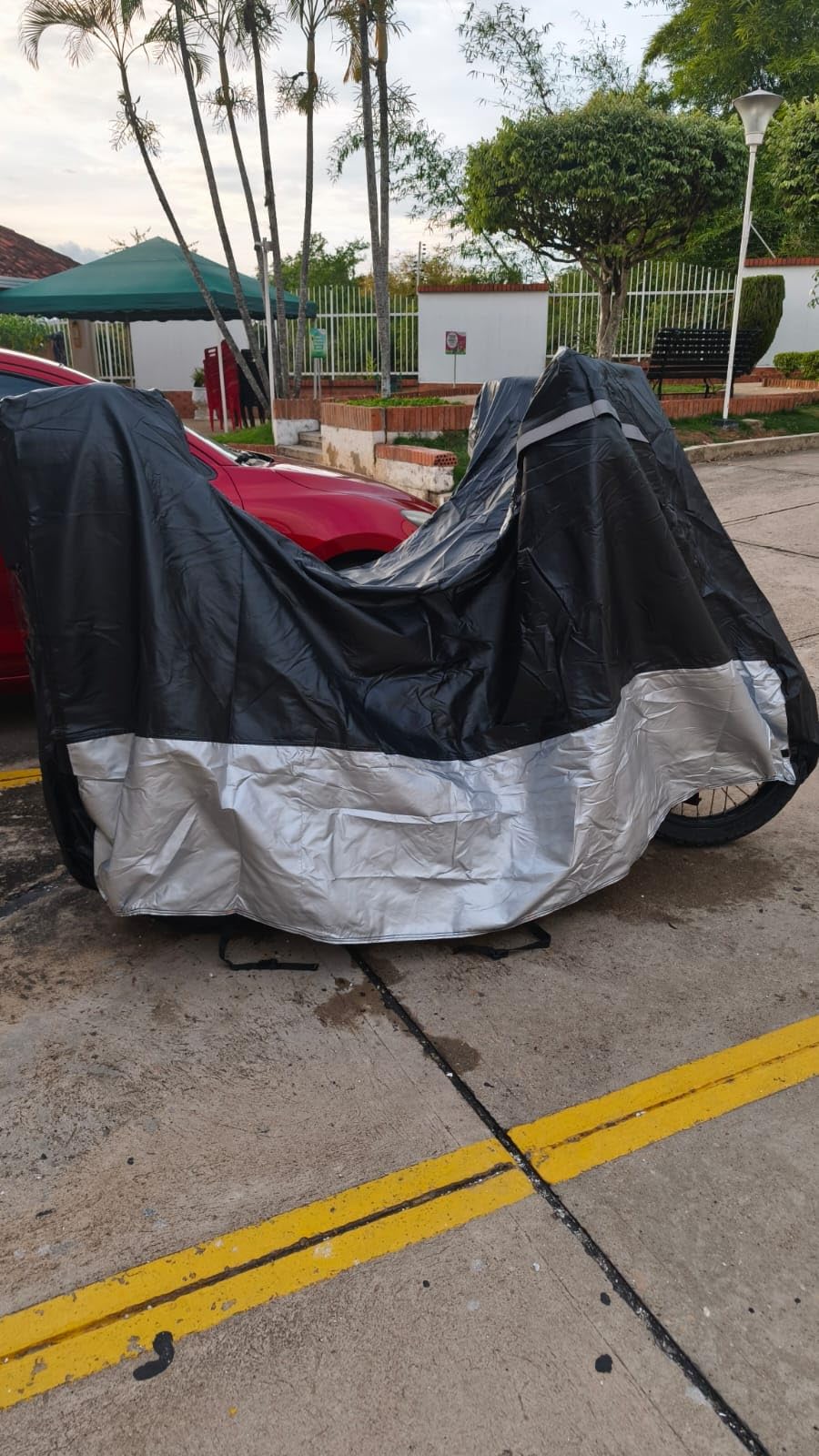 VELMIA Motorcycle Cover - Extremely Heat Resistant up to 550F, Waterproof for All Seasons, Fits Motorcycles, Scooters, Mopeds & Harleys customer photo 1