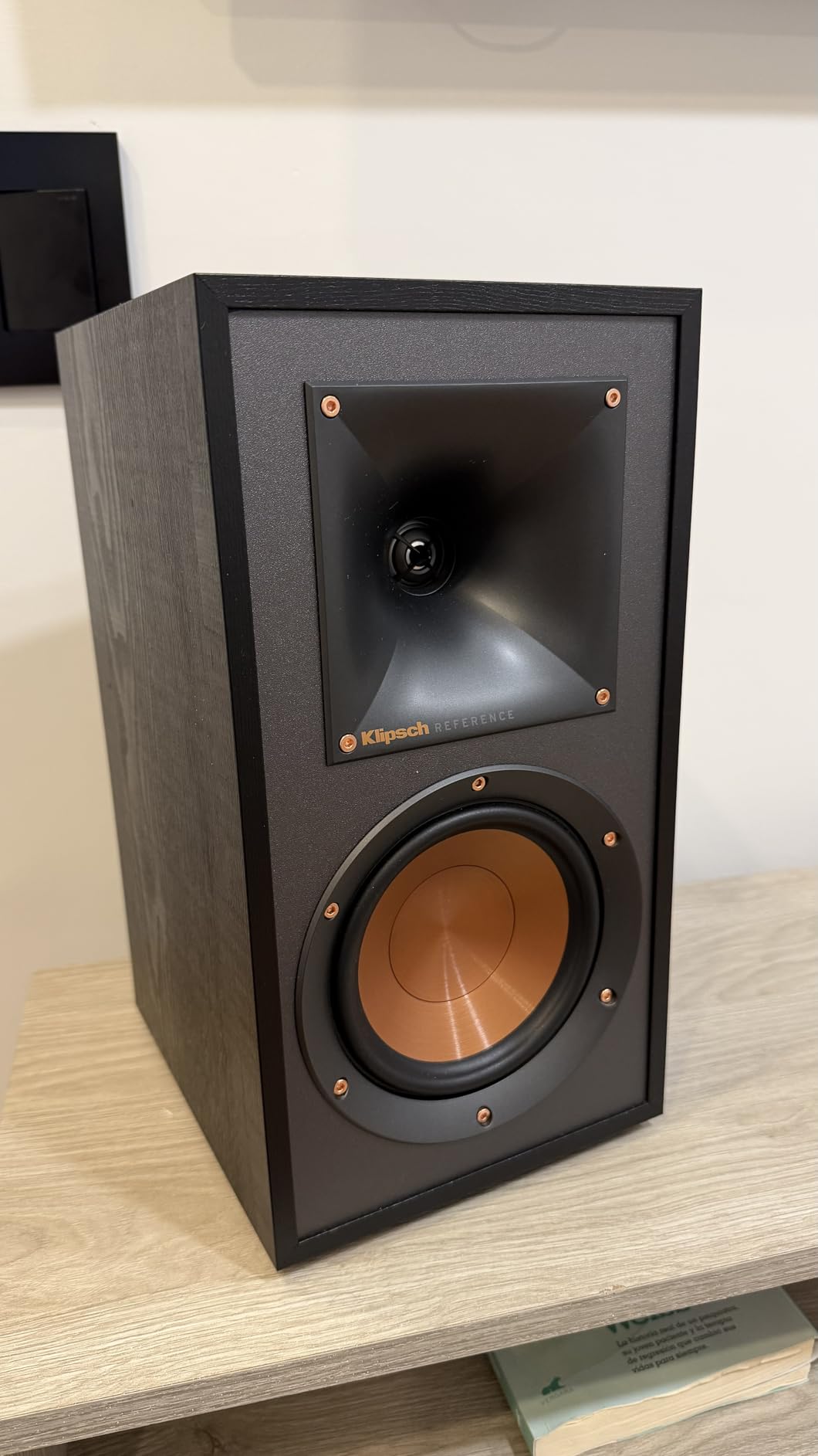 Klipsch R-51M Bookshelf Speaker (Pair), Black customer photo 2