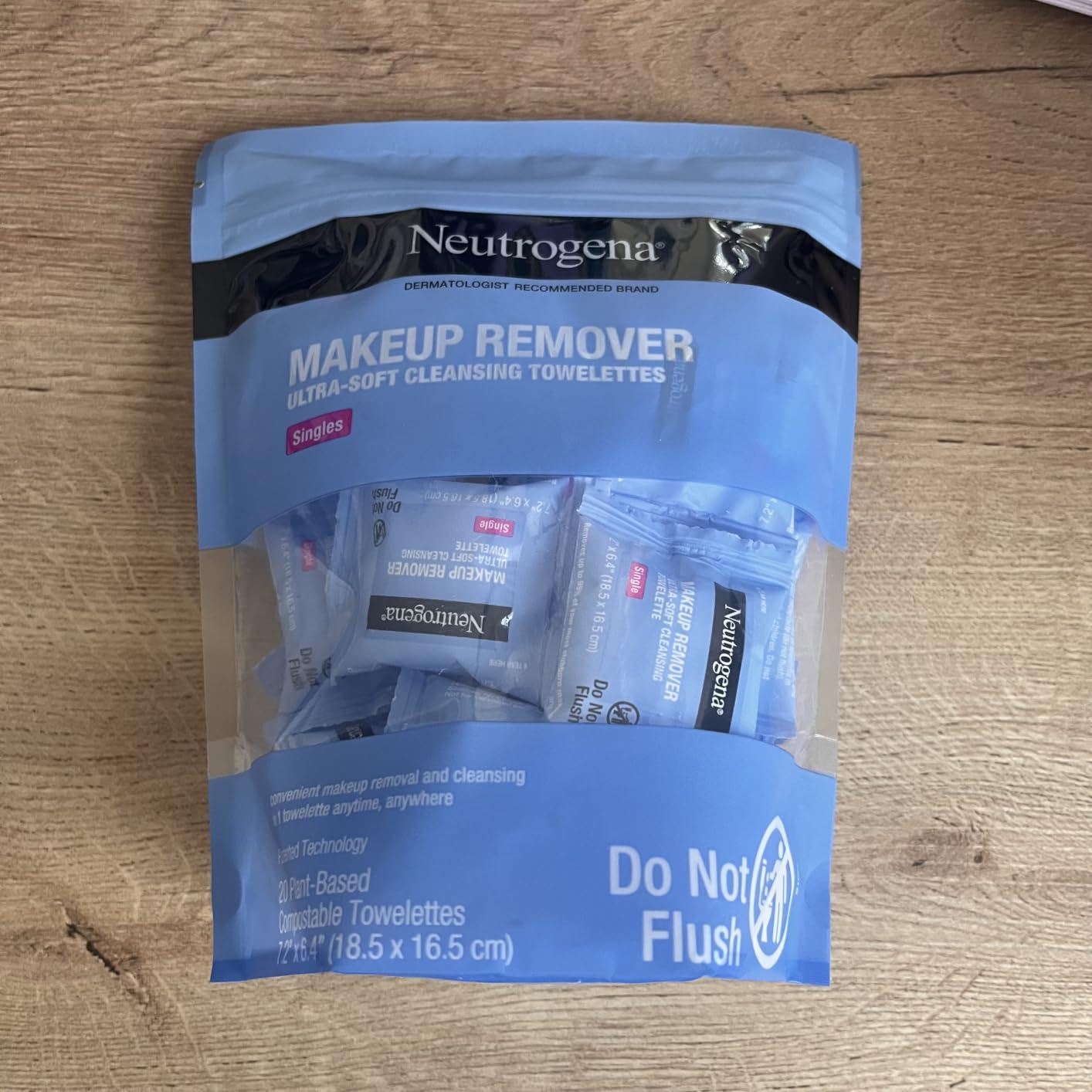 Neutrogena Makeup Remover Towelettes, Daily Single Face Towelettes, 20 Ct customer photo 2