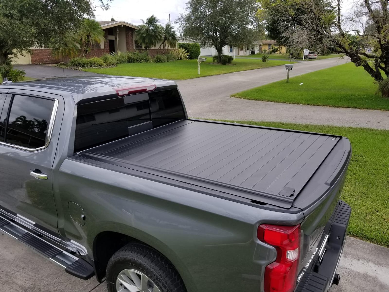 RealTruck Retrax RetraxPRO MX Retractable Truck Bed Tonneau Cover | 80481 | Fits 2019 - 2026 Chevy/GMC Silverado/Sierra, works w/ MultiPro/Flex tailgate (w/o Carbon Pro bed) 5' 10