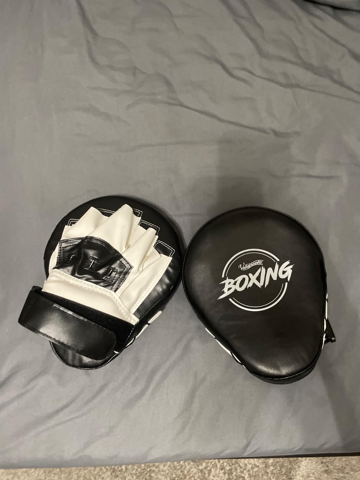 Valleycomfy Boxing Pads Curved Focus Punching Mitts for Men Women | Leatherette Training Hand Pads, Ideal for Karate, Muay Thai Kick, Sparring, Dojo, Martial Arts customer photo 2