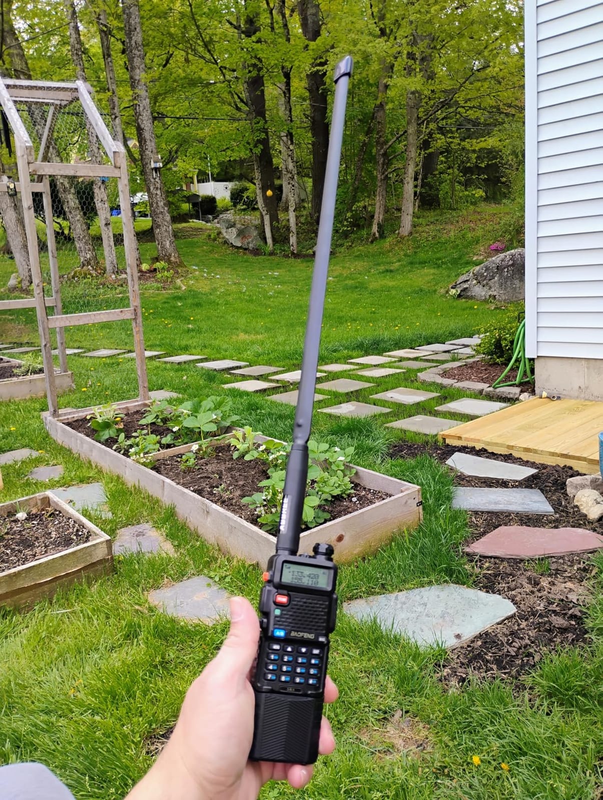 ABBREE SMA-Female Ham Radio Antenna VHF/UHF 18.8-inch 144/430MHz High Gain Foldable CS Tactical Antenna for Baofeng UV-5R BF-F8HP Pro 5RM K5PLUS GM21 UV-5G Plus Quansheng K6 UVK5(8) Radio Accessories customer photo 1