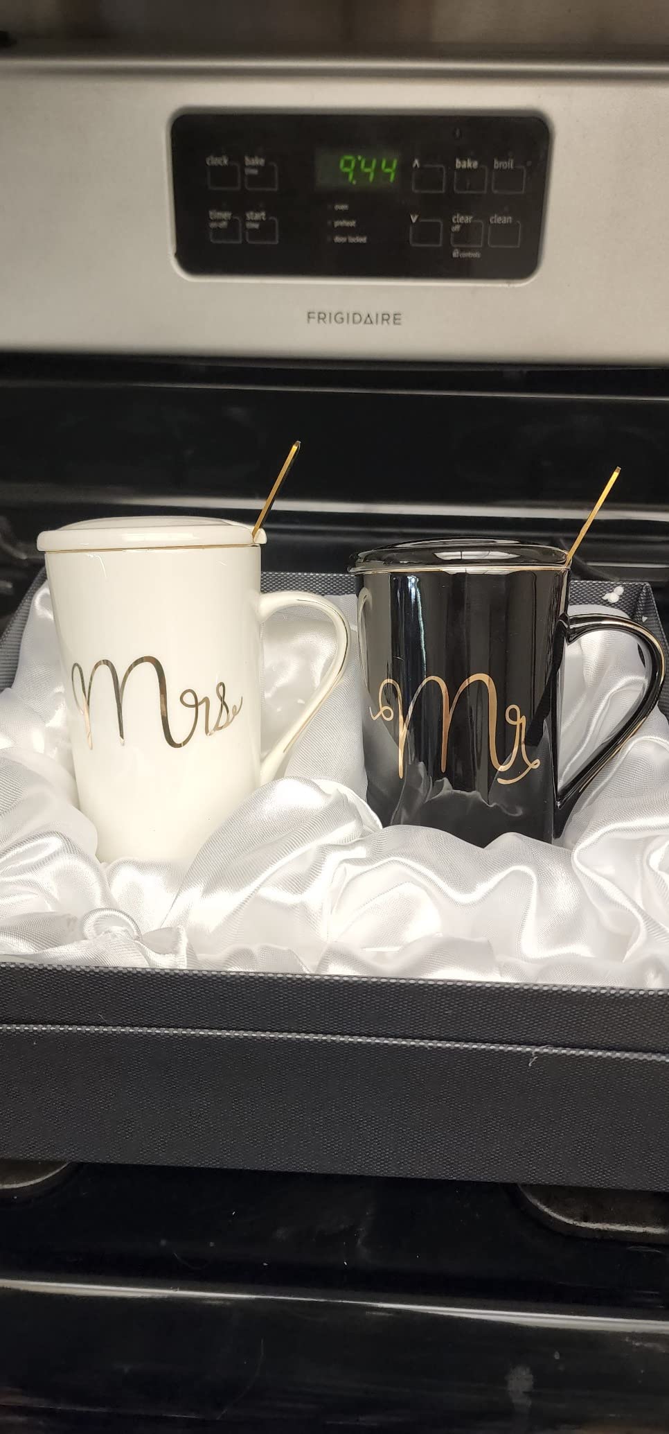Jumway Wedding Gifts for Bride and Groom, Gifts for Bridal Shower Engagement Wedding and Married Couples Anniversary - Ceramic Marble Coffee Mugs with Real Gold Mr/Mrs Letters 14 Oz Pink customer photo 2