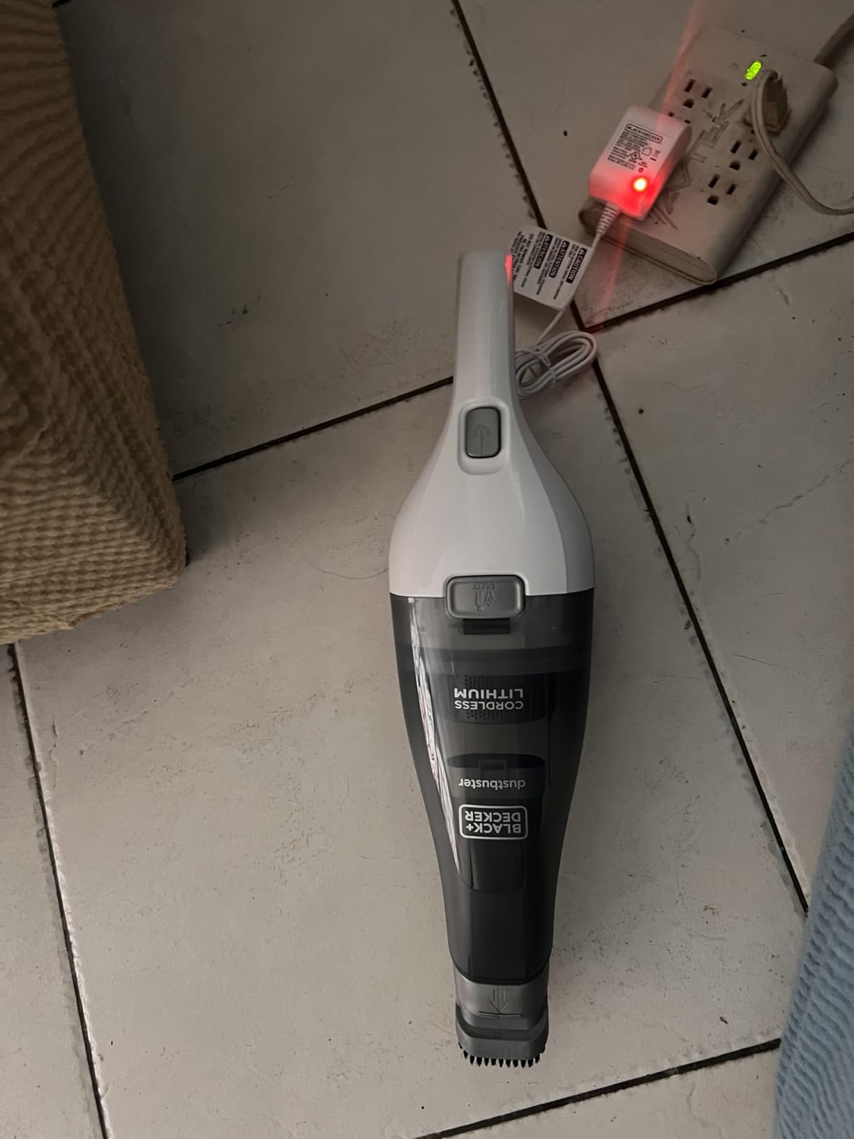 BLACK+DECKER dustbuster Cordless Handheld Vacuum, Portable Car Vacuum Cordless Rechargeable, Wall Mount (HNVC215B10) customer photo 2