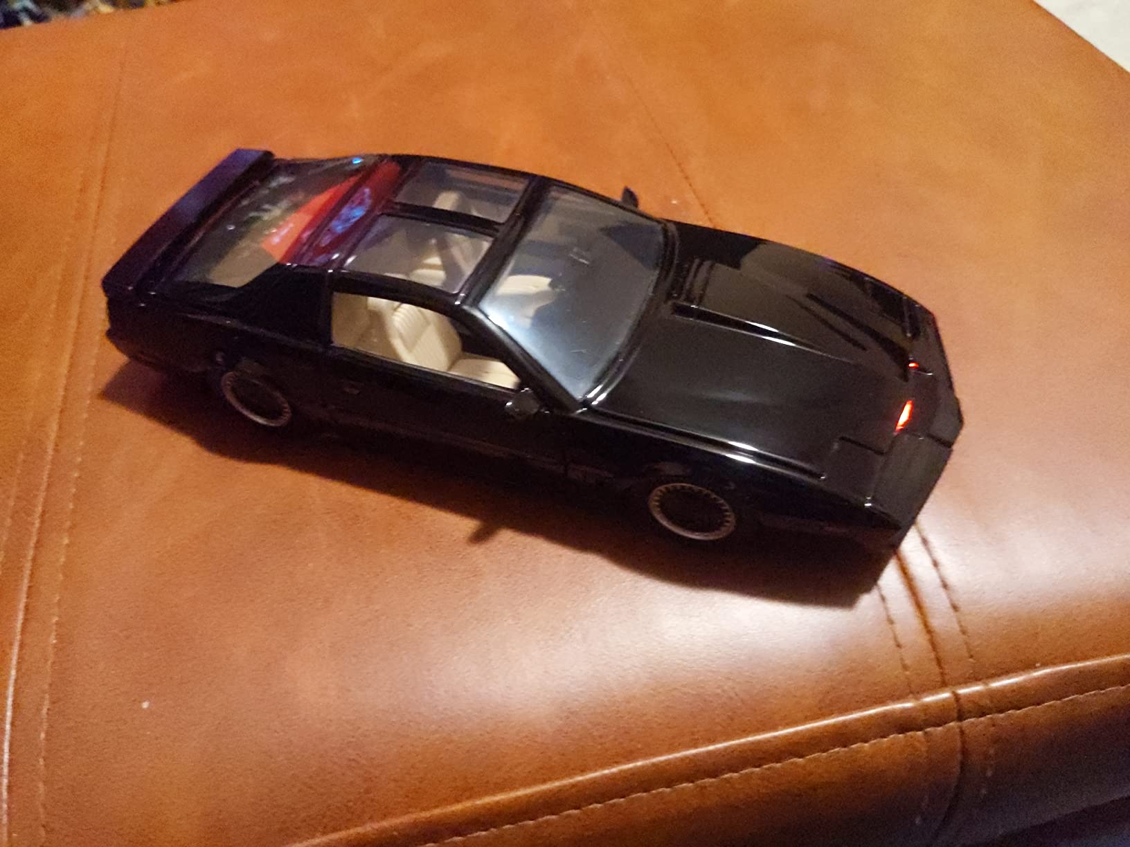 Jada Knight Rider K.I.T.T. 1982 Pontiac Firebird DIE-CAST Car with Light Up Feature, 1:24 Scale Vehicle, Black customer photo 1