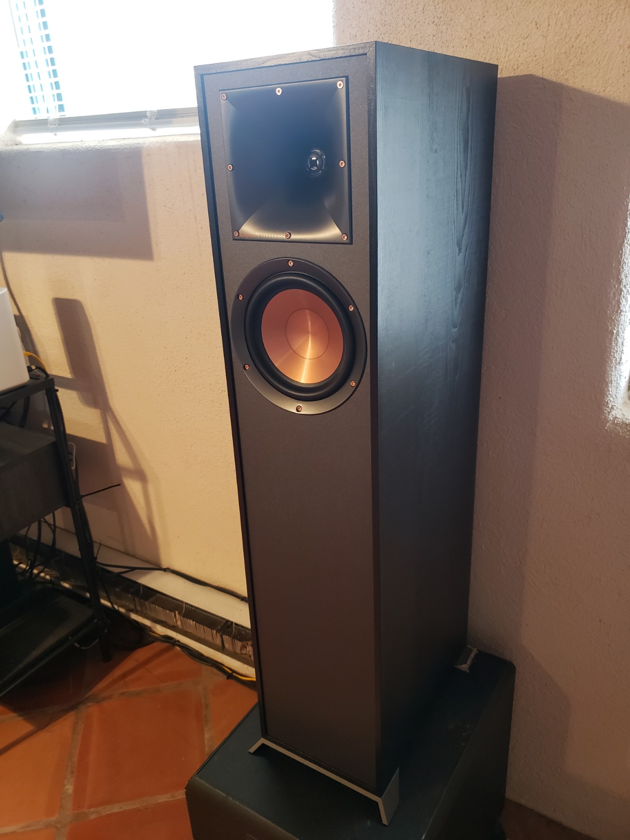 Klipsch Reference R-610F Floorstanding Speaker, Black, Pair customer photo 2