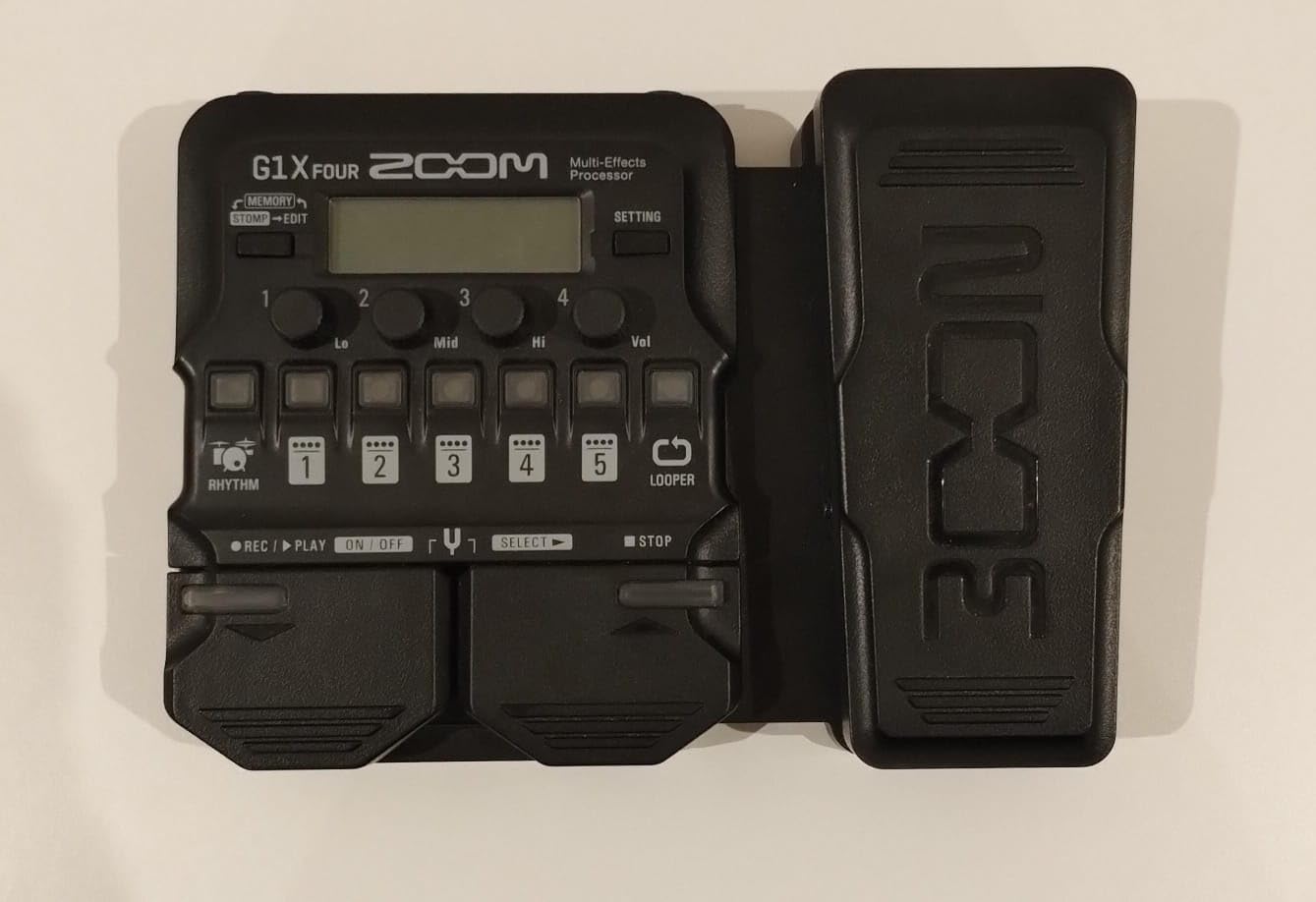 Zoom G1X Four Guitar Multi-Effects Processor with Expression Pedal | 70+ Effects, Amp Modeling, Looper, 68 Rhythm Patterns, Tuner, Battery Powered customer photo 2